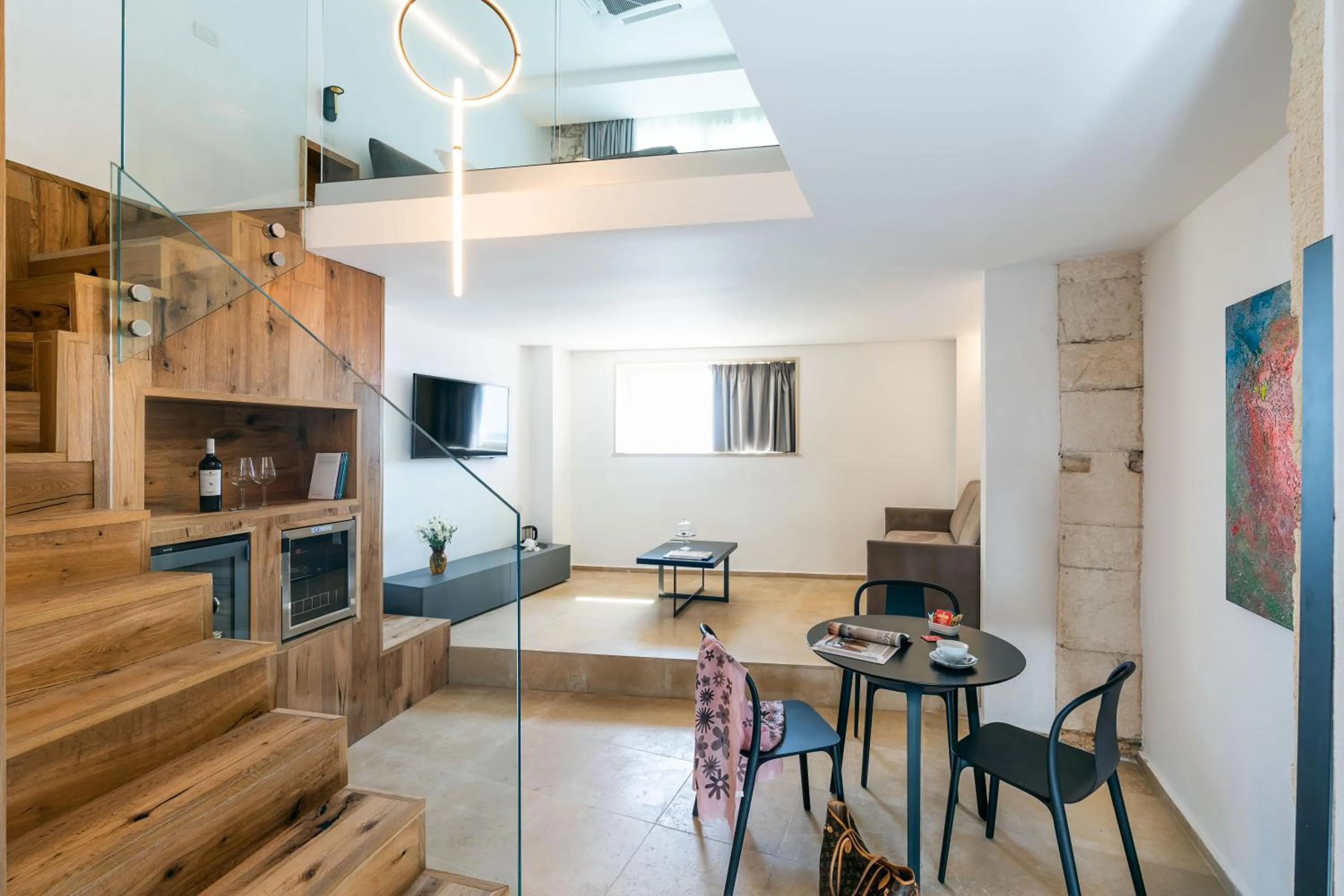 Photo of the whole room in Re Dionisio Luxury Suites