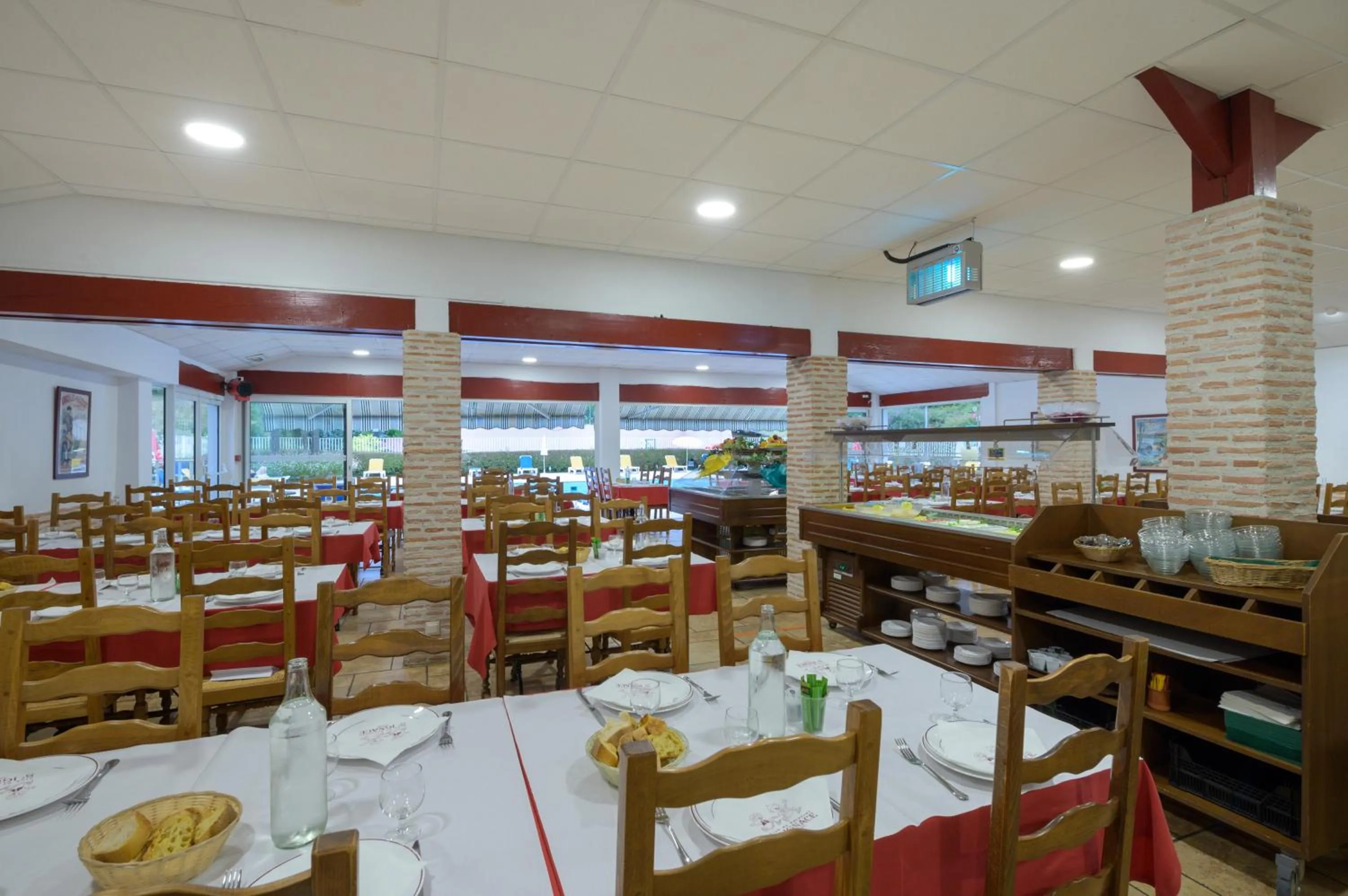 Restaurant/places to eat in Village Club Le Saint Ignace