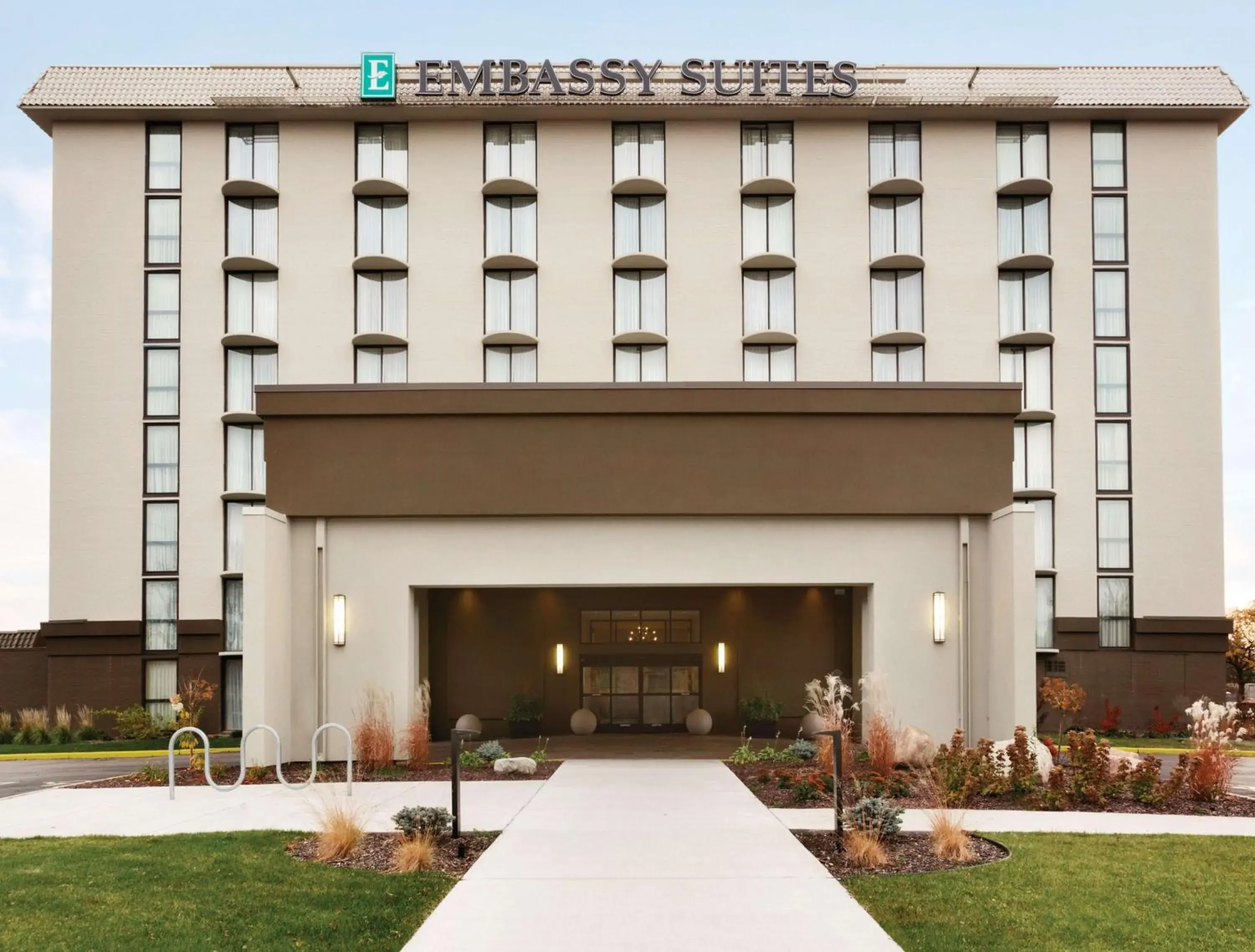 Property building in Embassy Suites by Hilton Bloomington/Minneapolis Property building in Embassy Suites by Hilton Bloomington/Minneapolis
