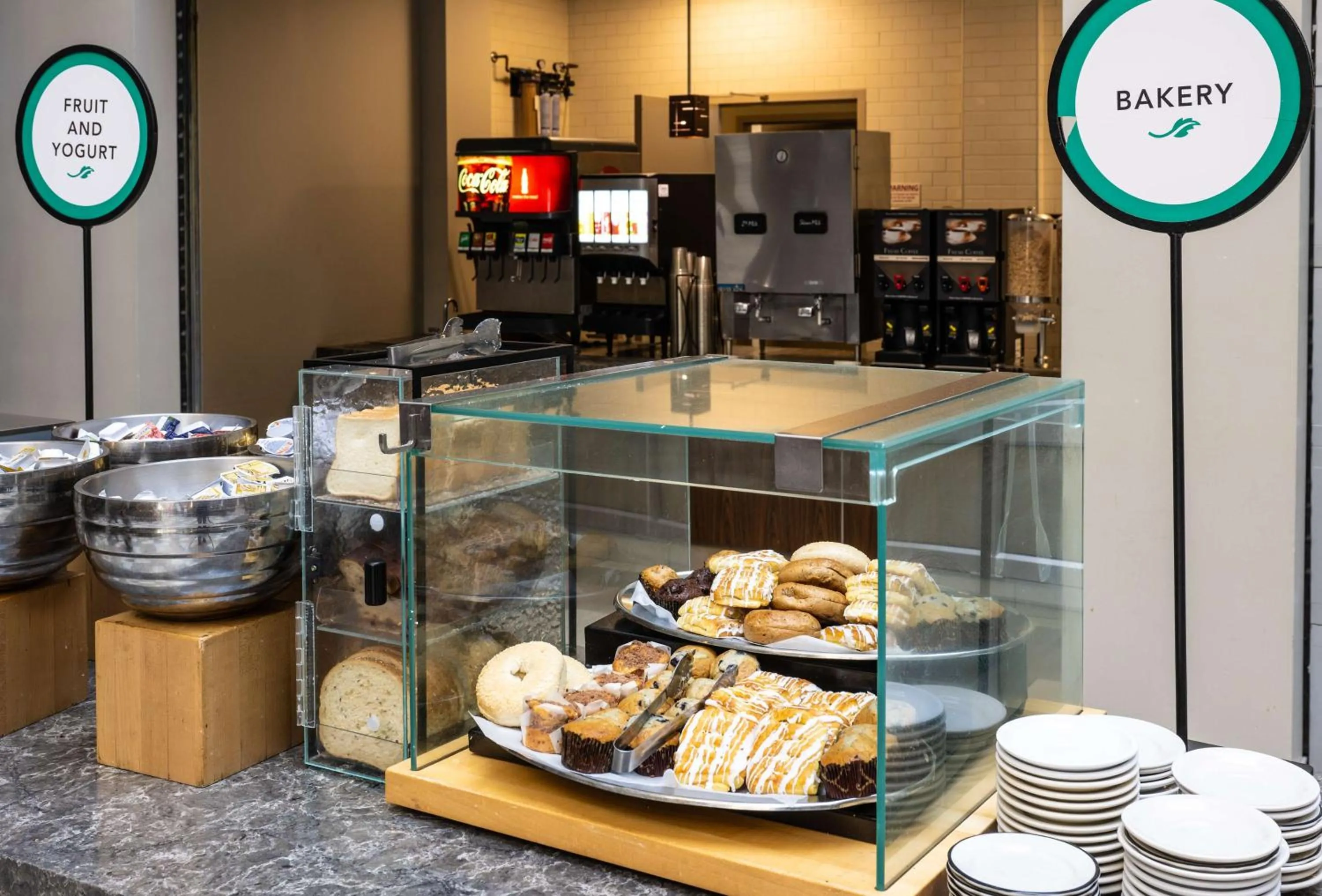 Breakfast in Embassy Suites by Hilton Bloomington/Minneapolis