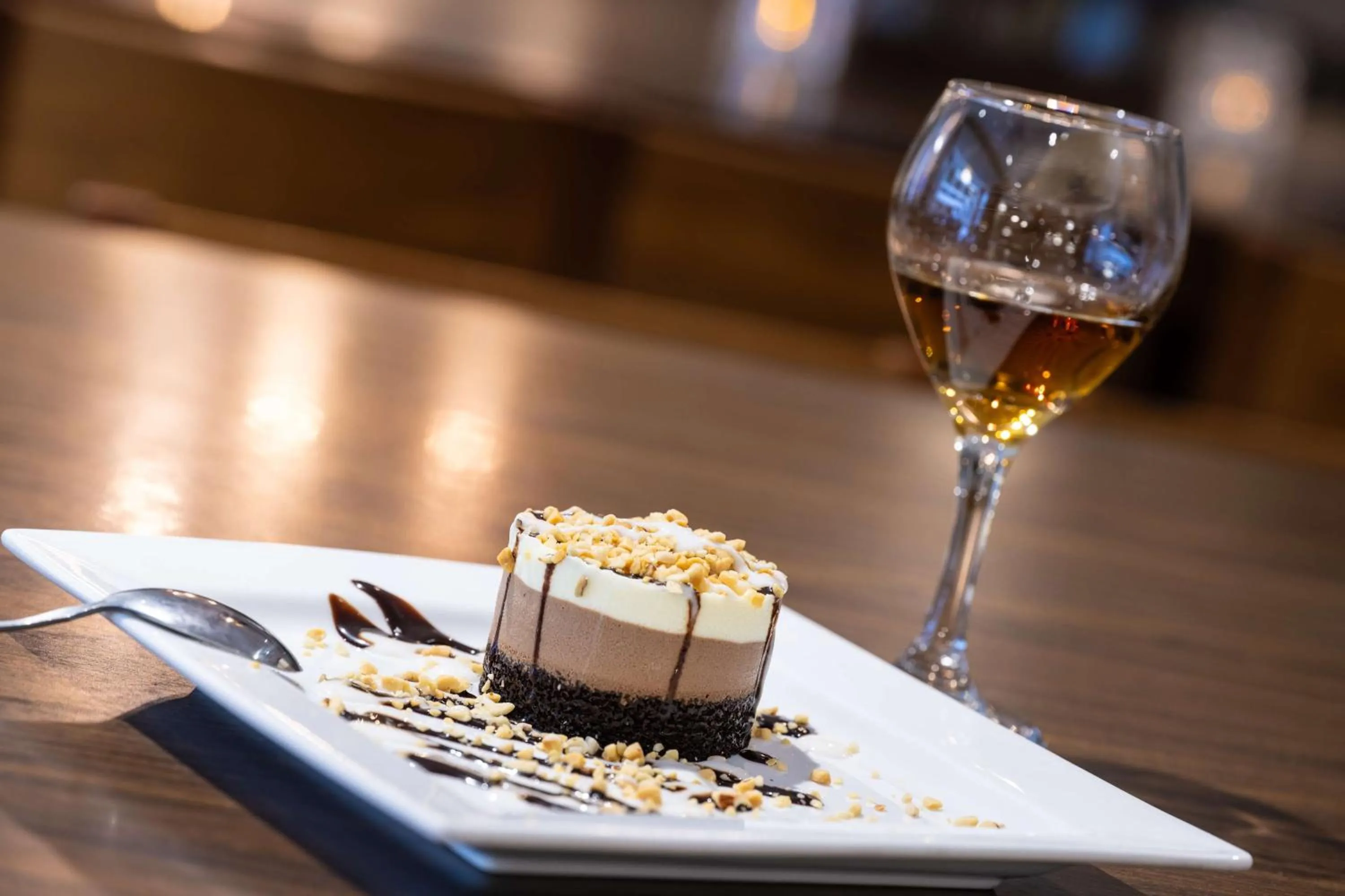 Restaurant/places to eat in Embassy Suites by Hilton Bloomington/Minneapolis