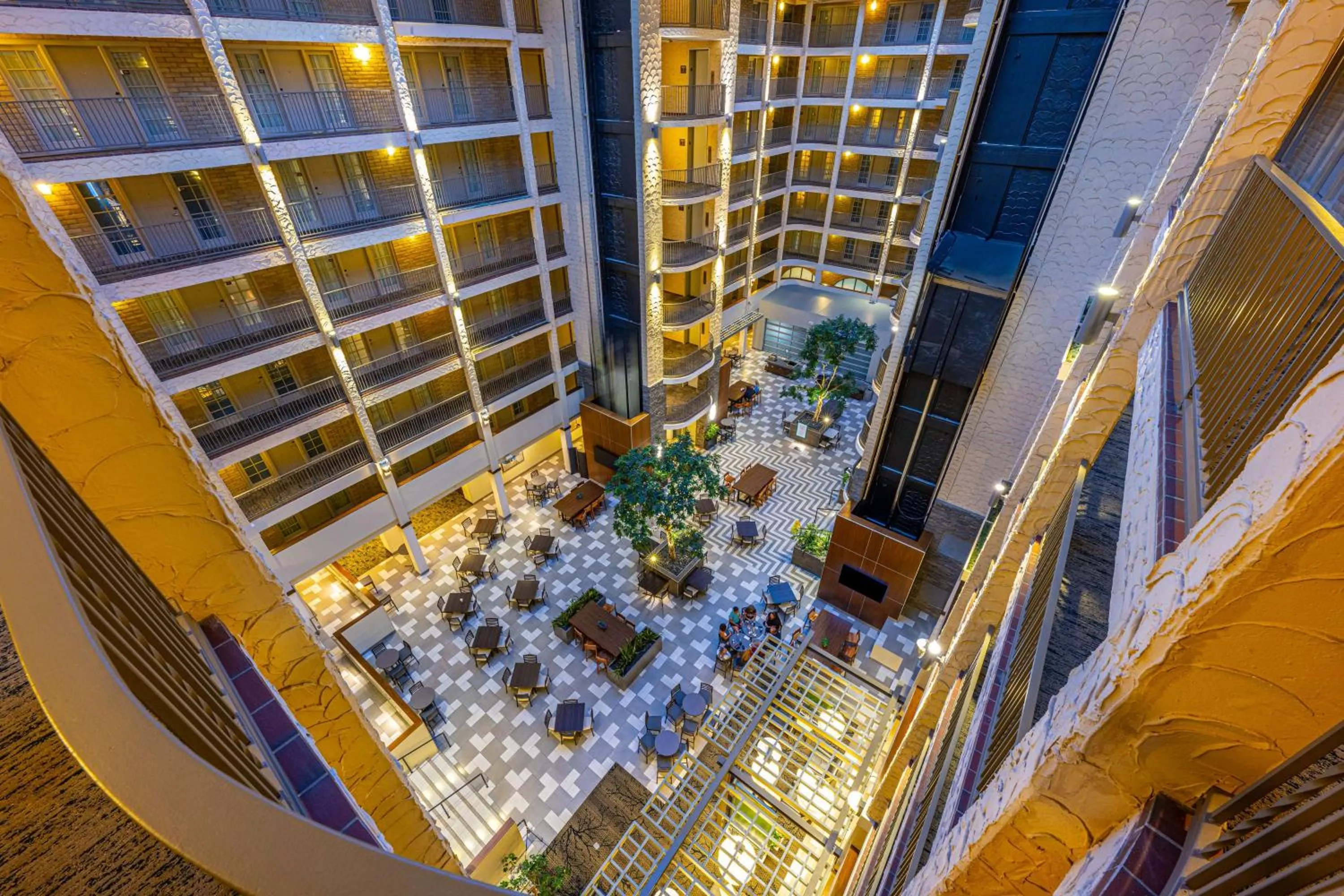 Lobby or reception in Embassy Suites by Hilton Bloomington/Minneapolis