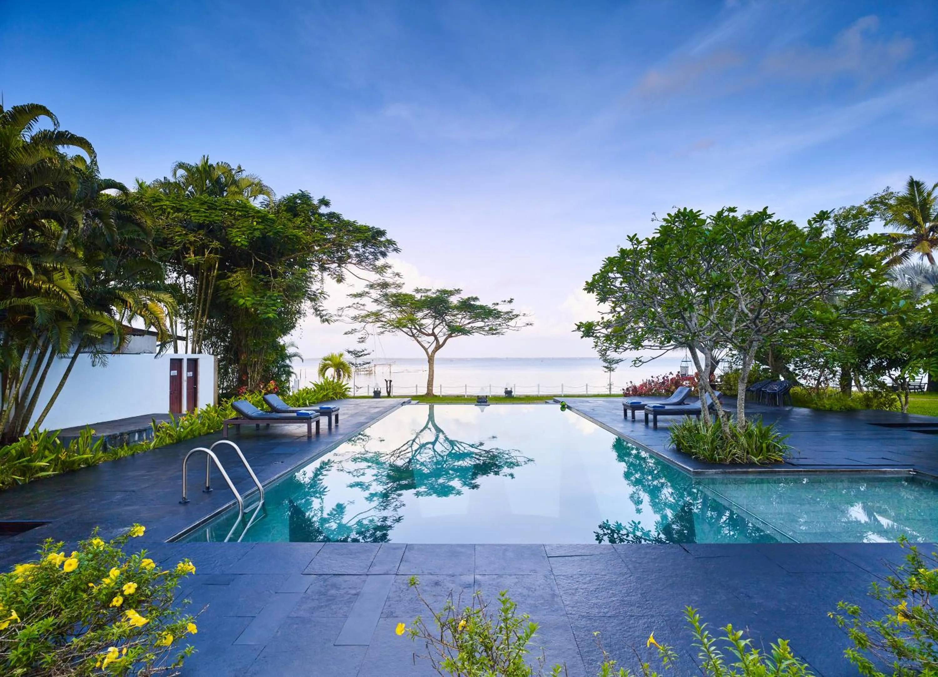 Deshadan Backwater Resort - The best sunrise view