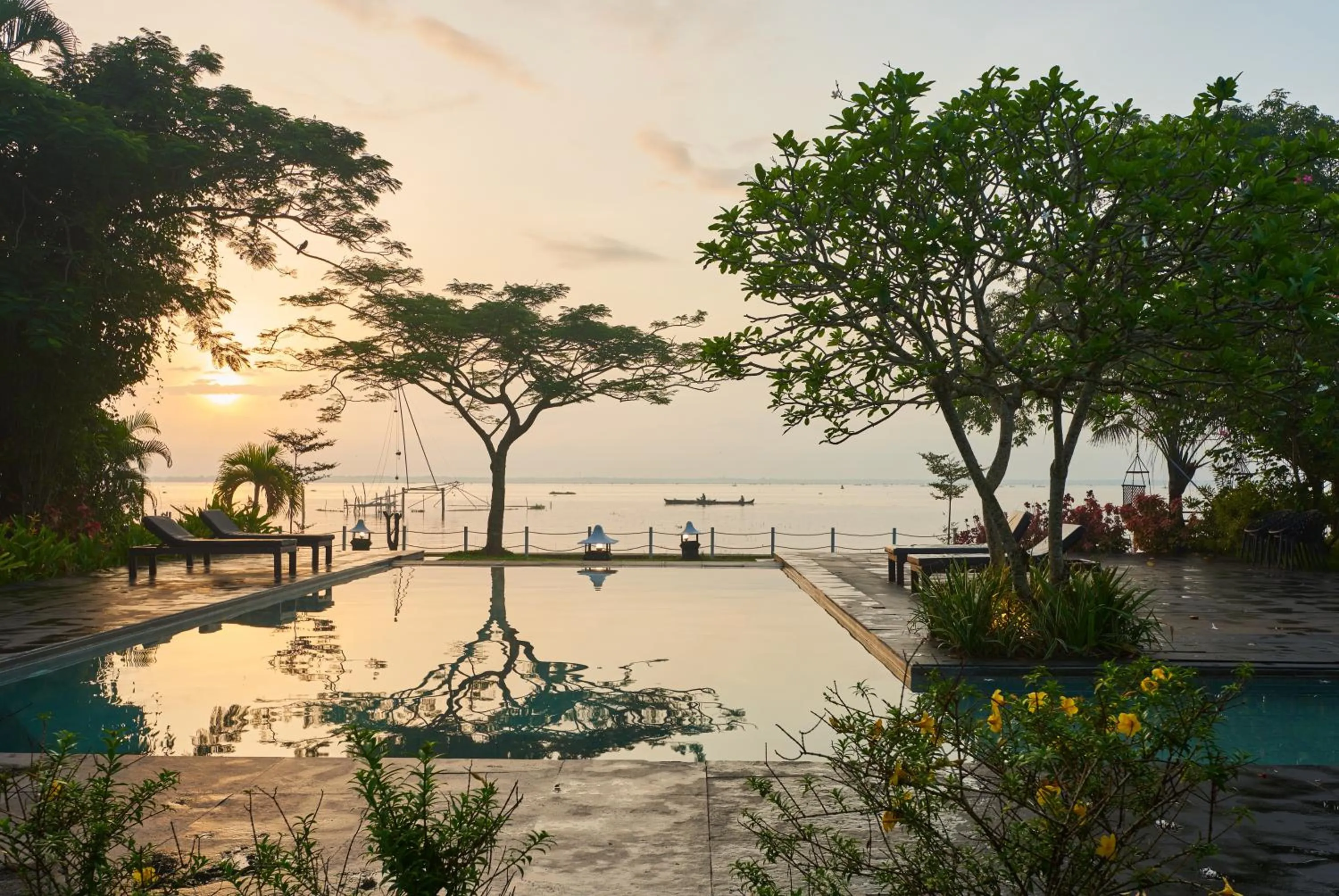 Deshadan Backwater Resort - The best sunrise view