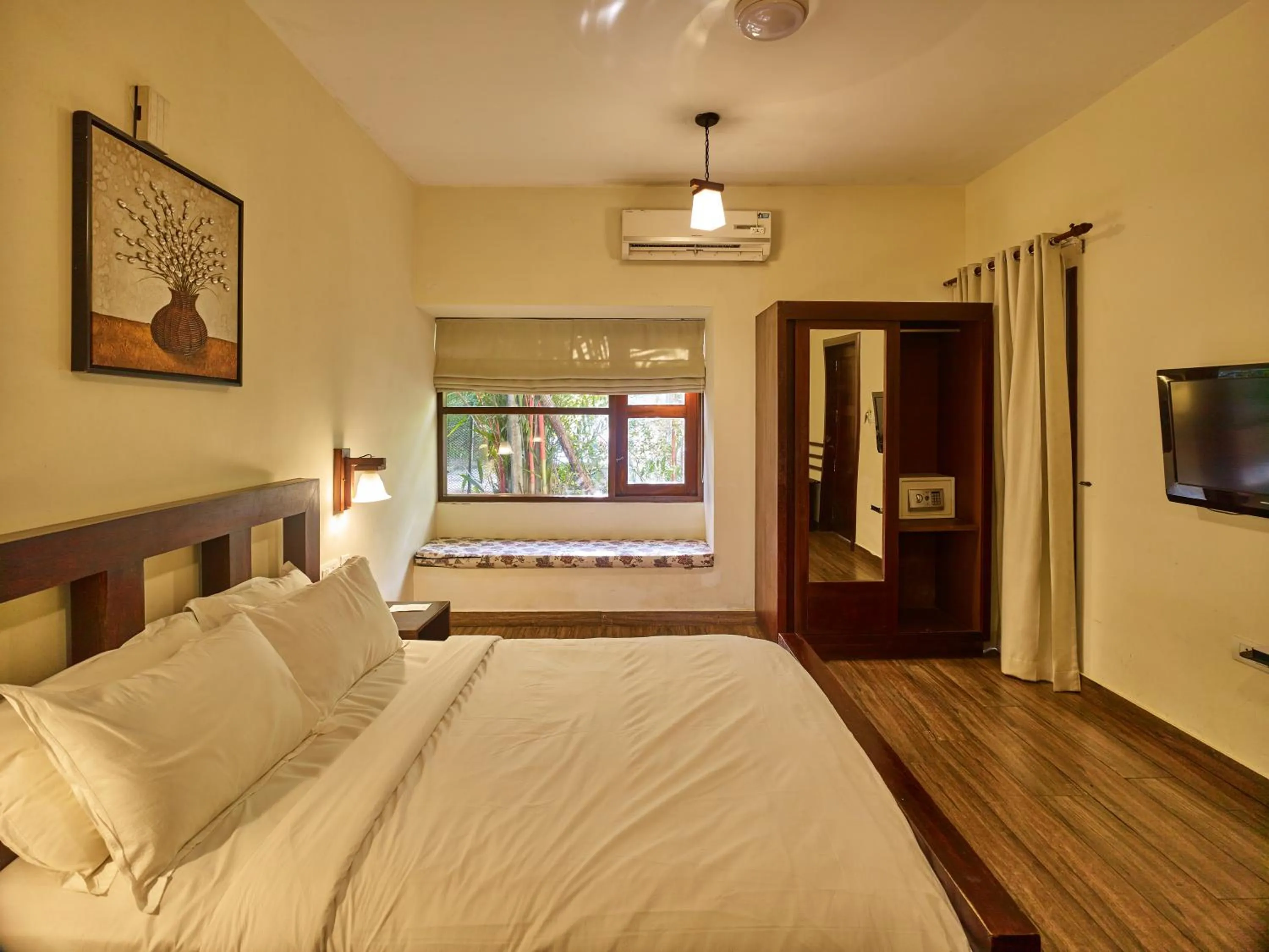 Bed in Deshadan Backwater Resort - The best sunrise view