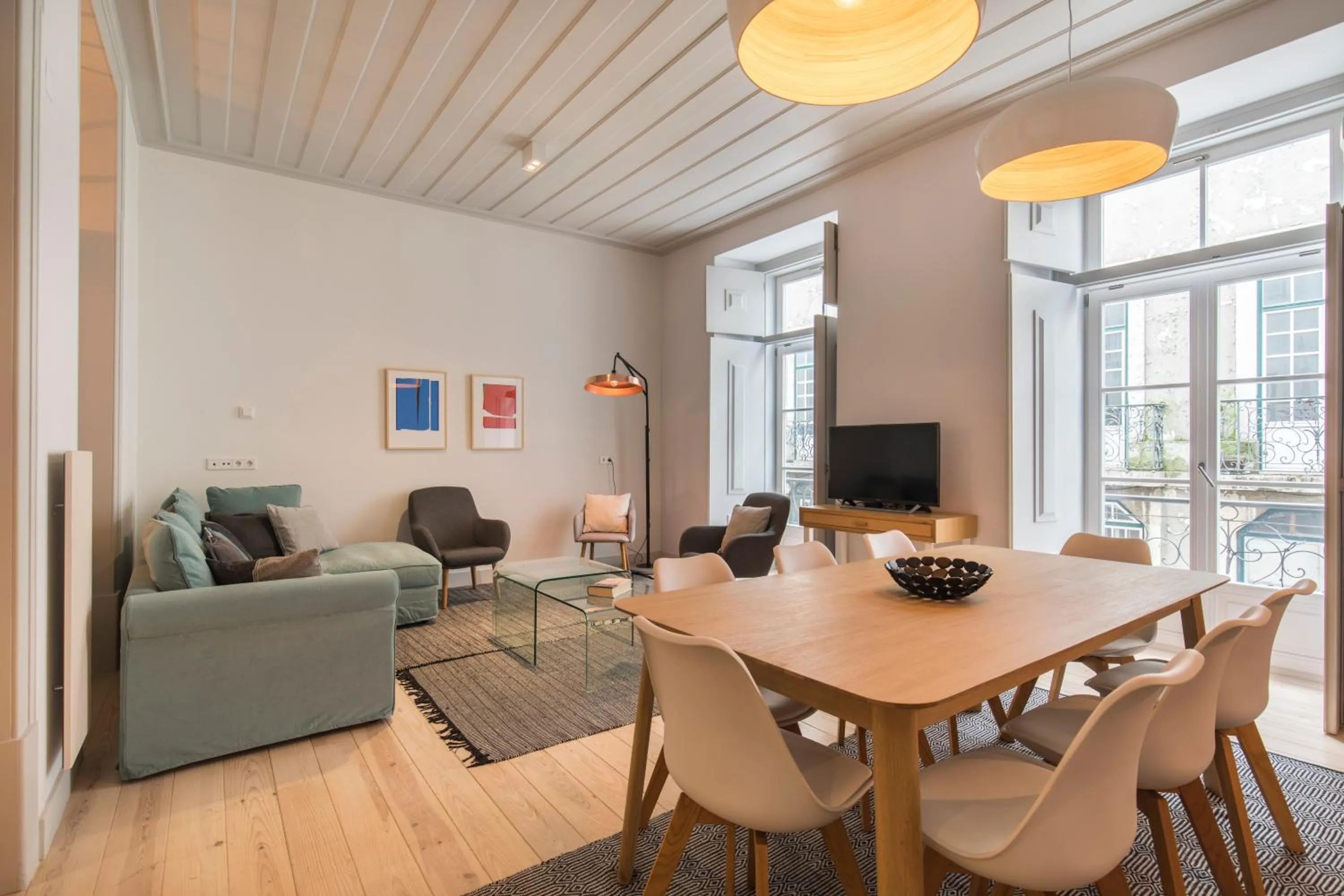 Charming 3 Bedroom Wonder Downtown by LovelyStay