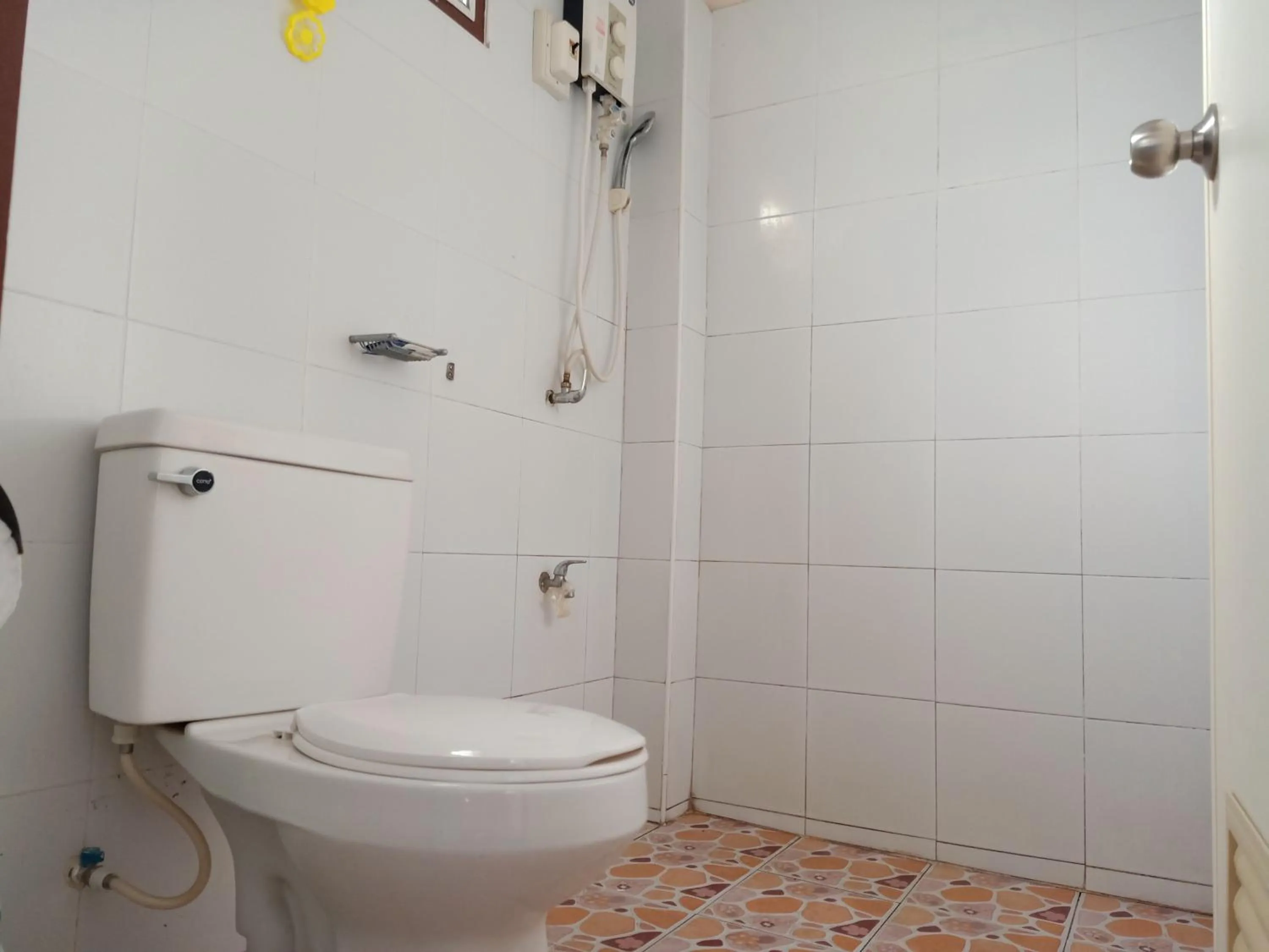 Toilet in Phumchan Place Hotel