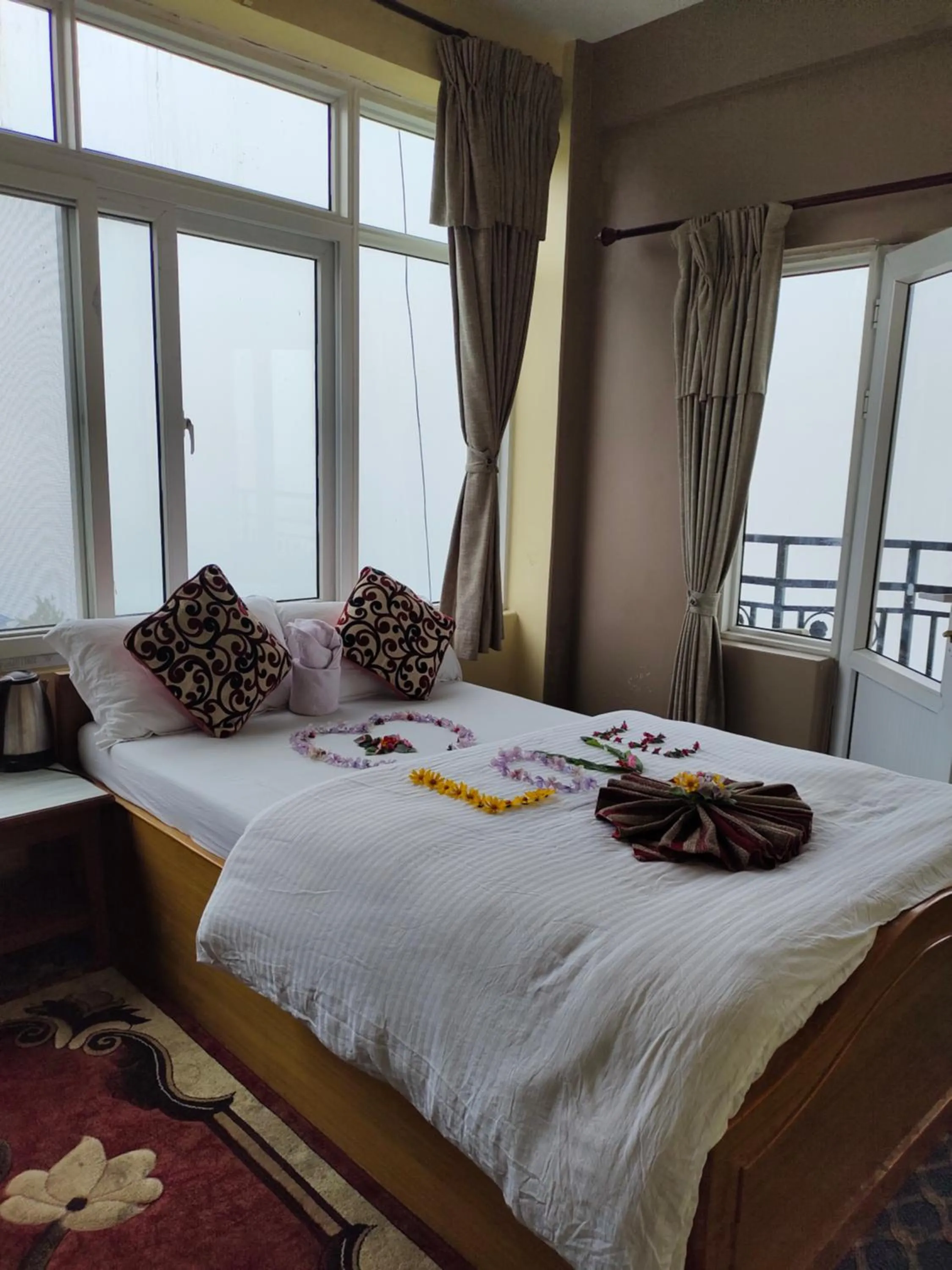 Bed in Hotel High Ground Inn Sarangkot