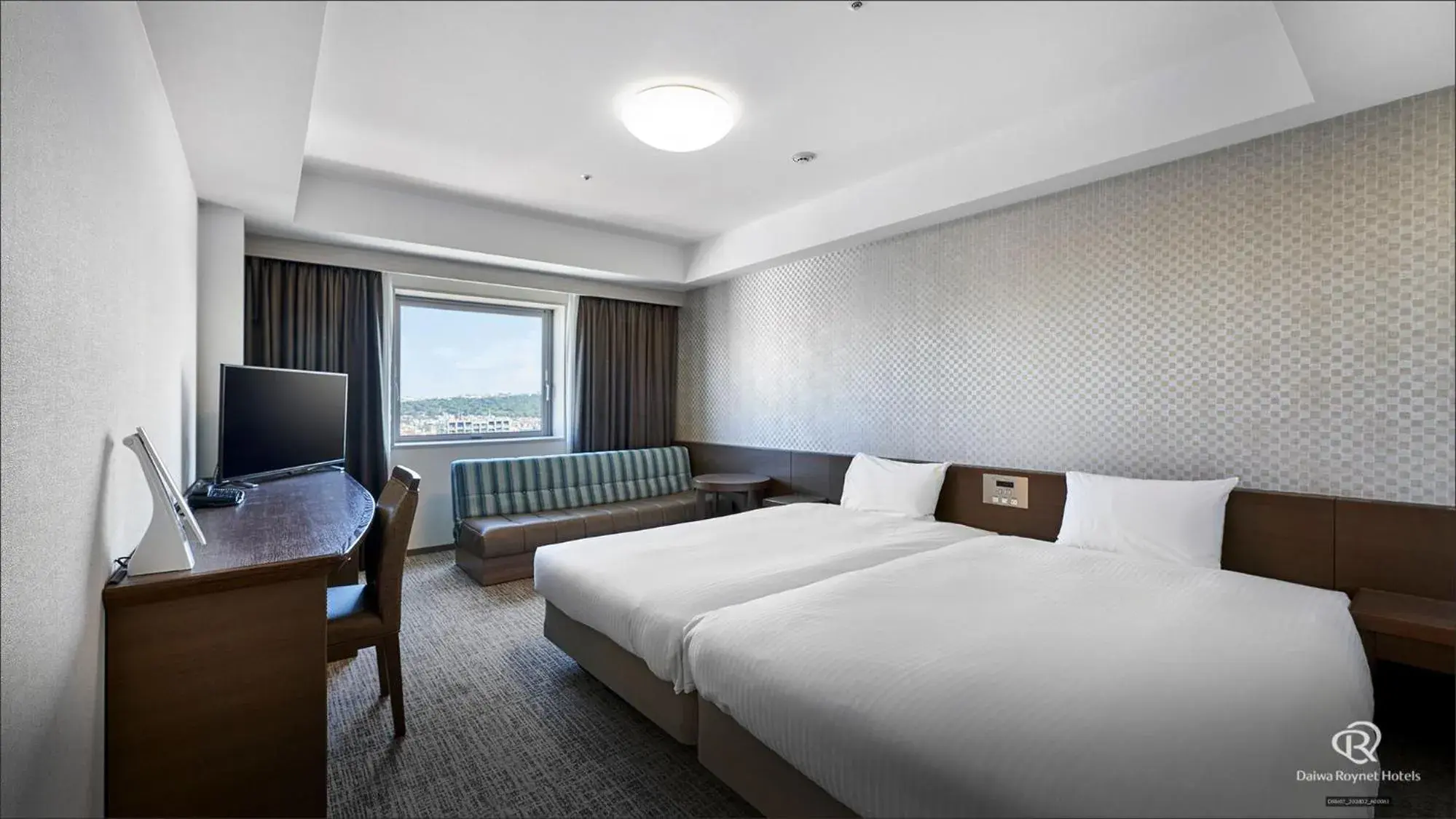 Hollywood Twin Room - Smoking in Daiwa Roynet Hotel Naha Omoromachi Hollywood Twin Room - Smoking in Daiwa Roynet Hotel Naha Omoromachi