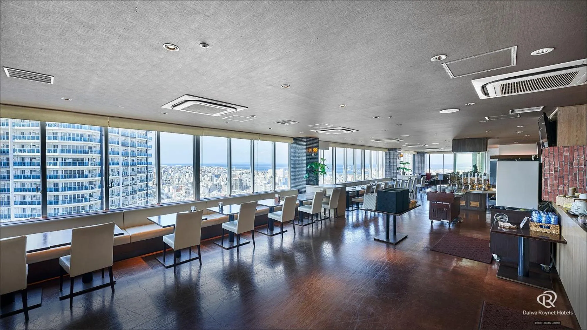 Restaurant/places to eat in Daiwa Roynet Hotel Naha Omoromachi