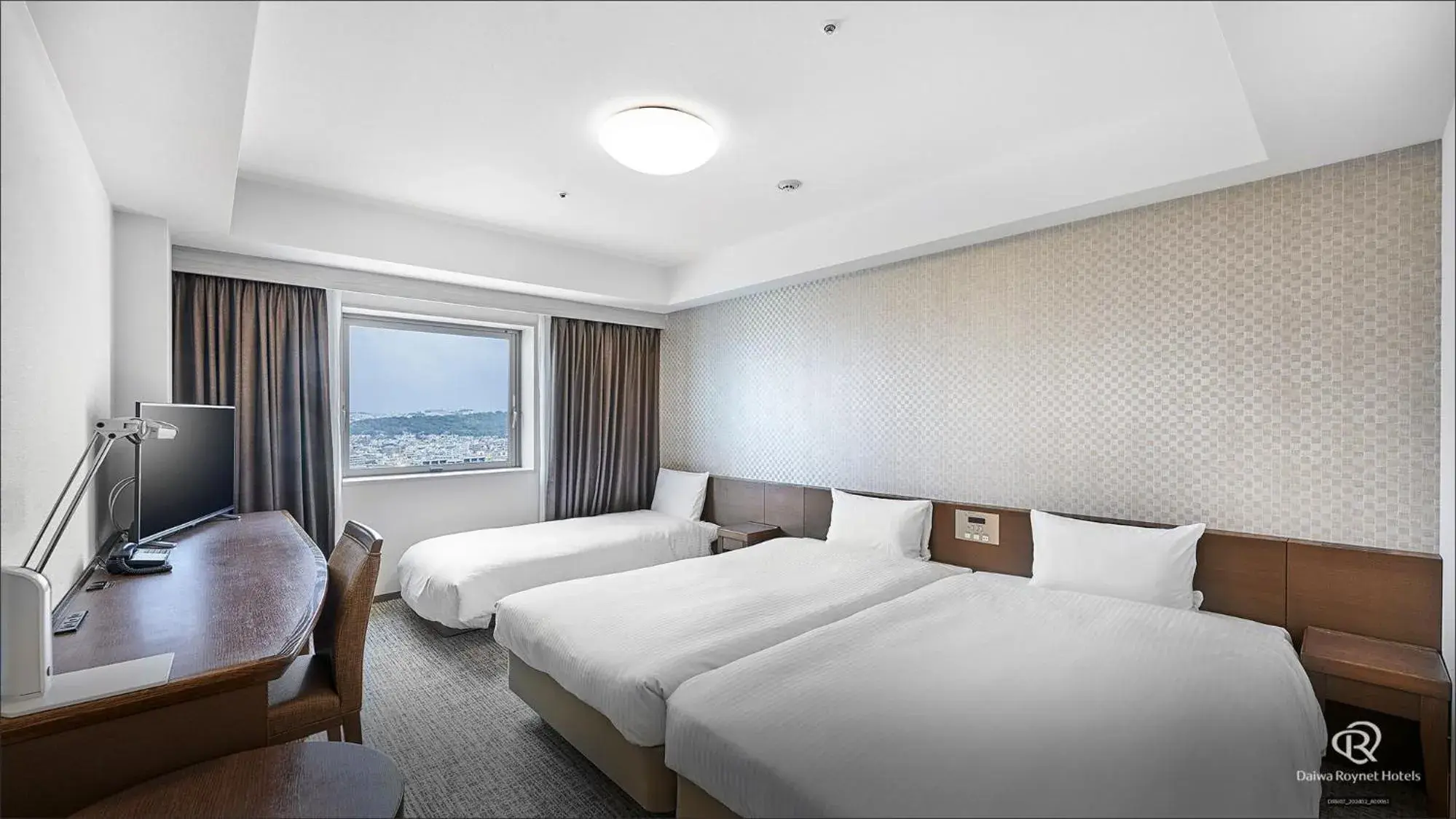 Hollywood Twin Room with Sofa Bed - Non-Smoking in Daiwa Roynet Hotel Naha Omoromachi Hollywood Twin Room with Sofa Bed - Non-Smoking in Daiwa Roynet Hotel Naha Omoromachi