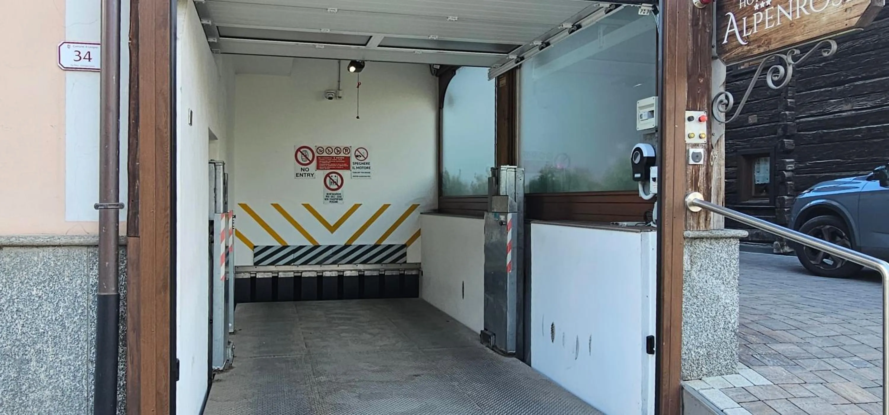 Property building in Albergo Alpenrose