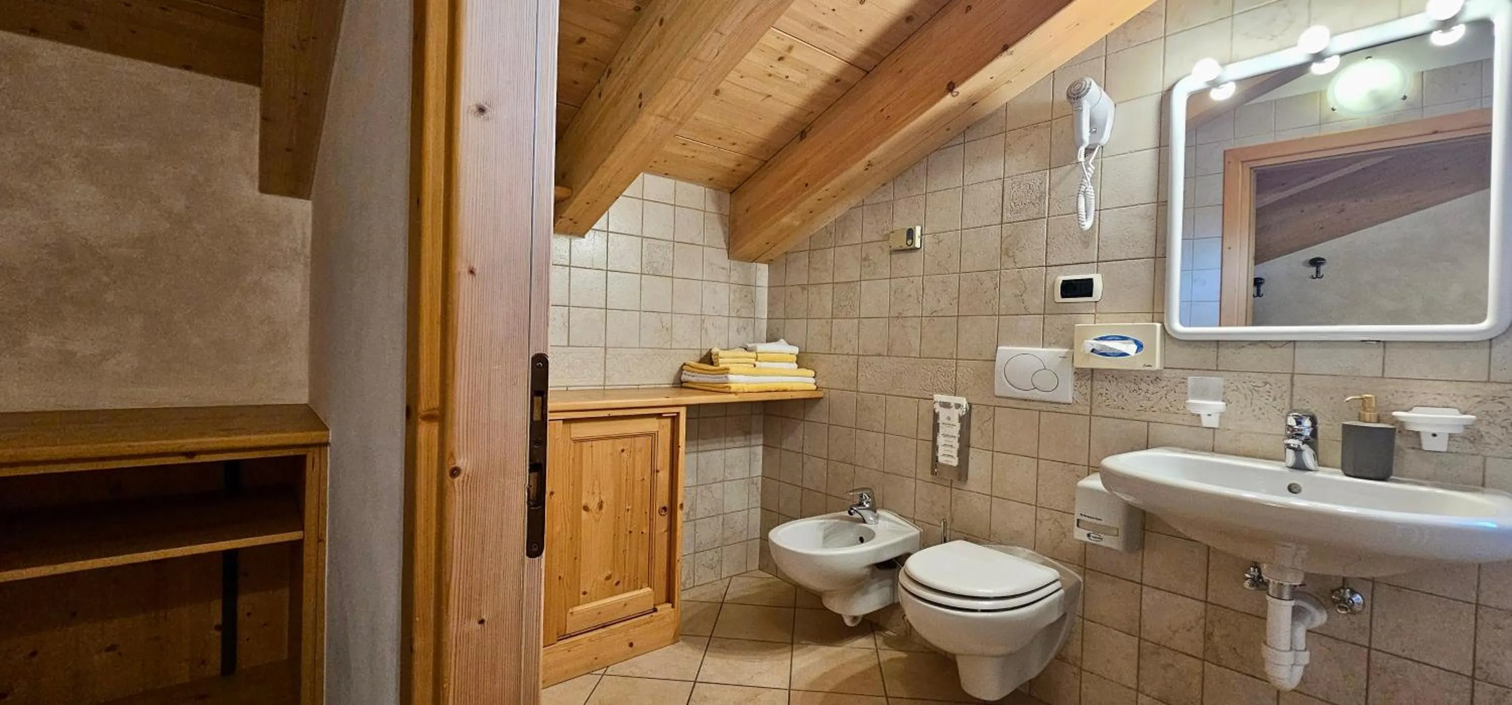 Bathroom in Albergo Alpenrose