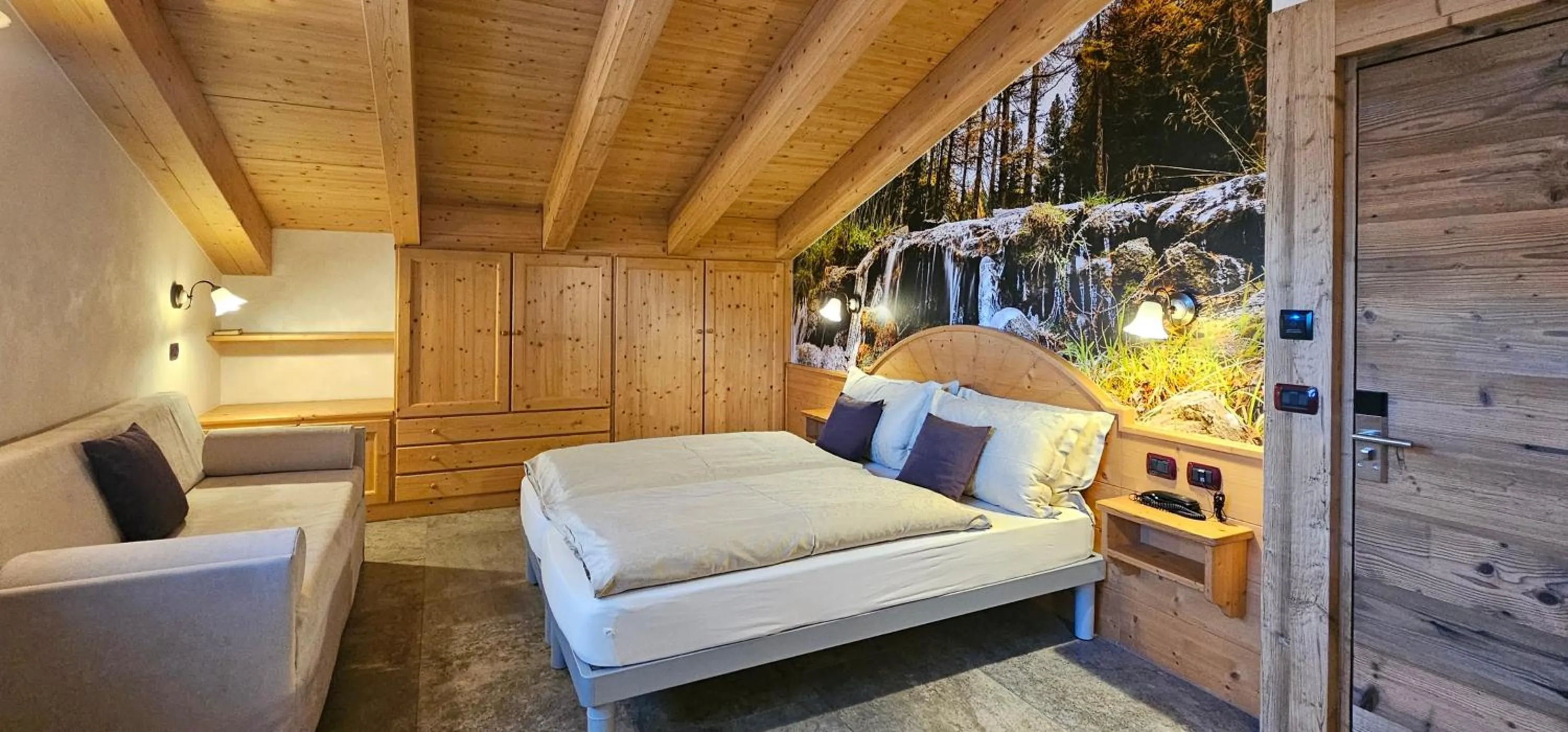 Bedroom in Albergo Alpenrose