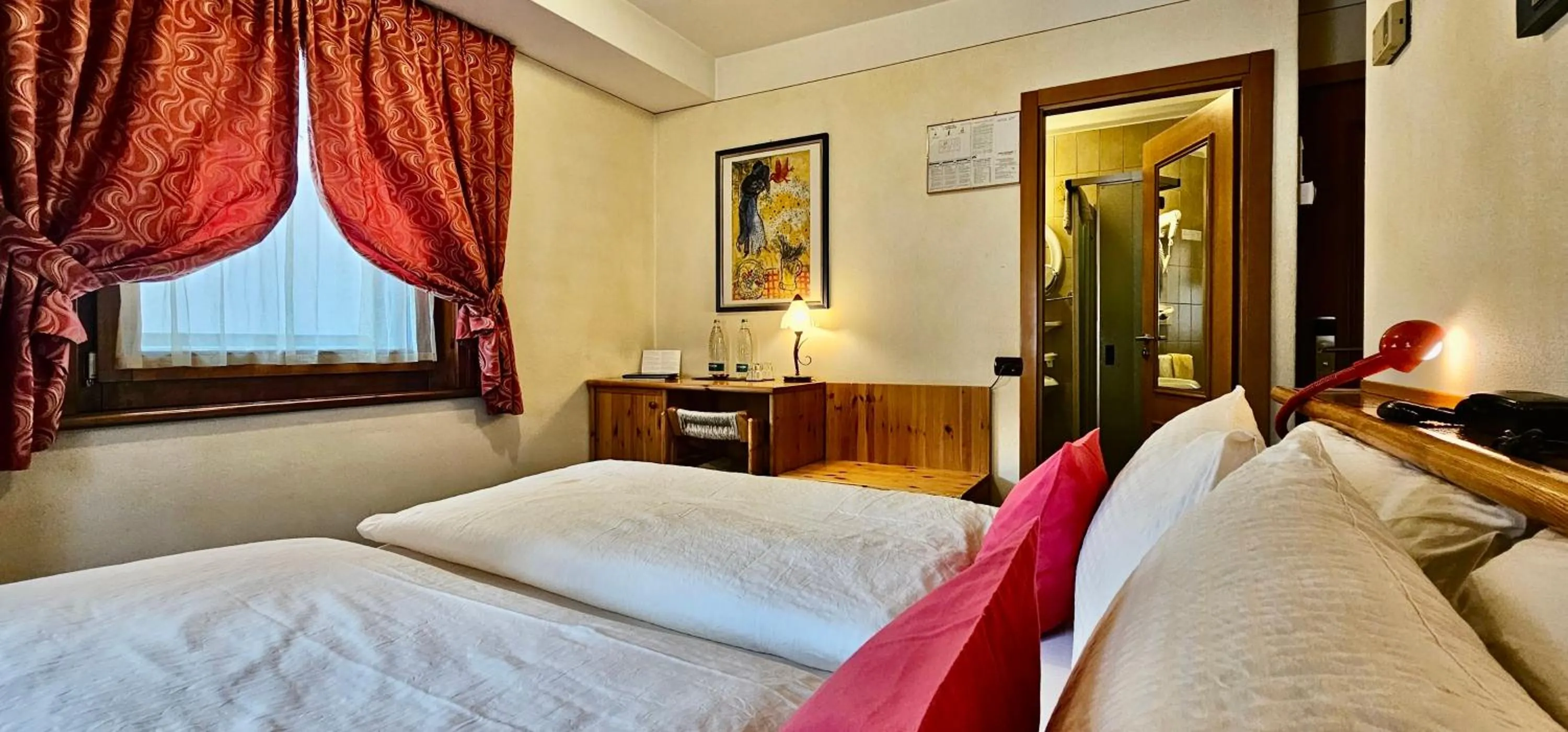 Bedroom, Bed in Albergo Alpenrose