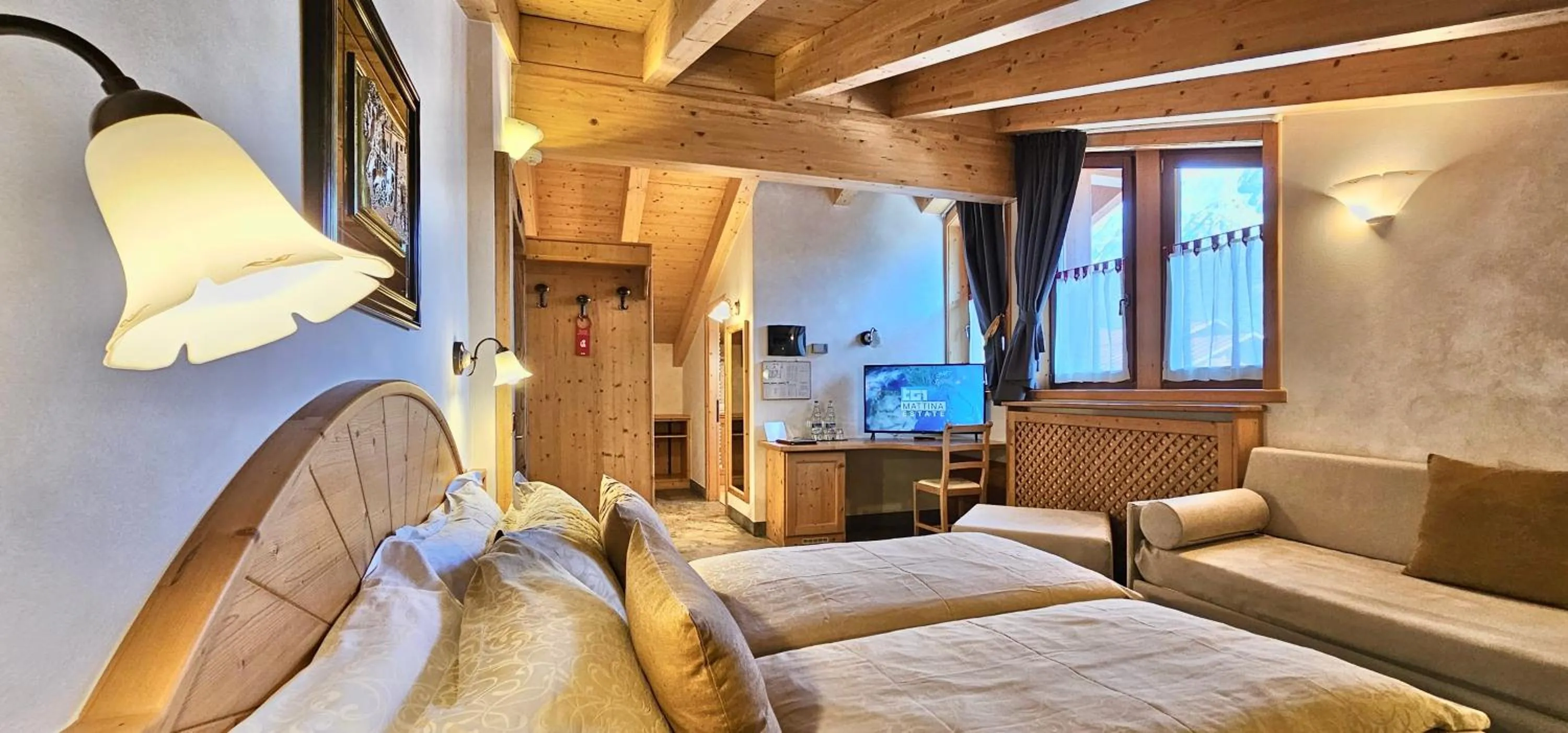 Bedroom, Bed in Albergo Alpenrose