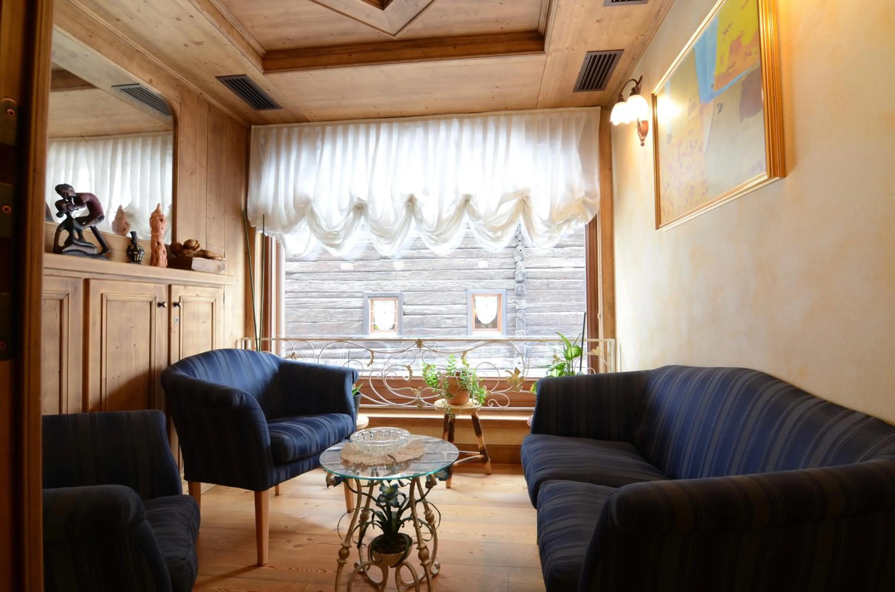 Living room in Albergo Alpenrose