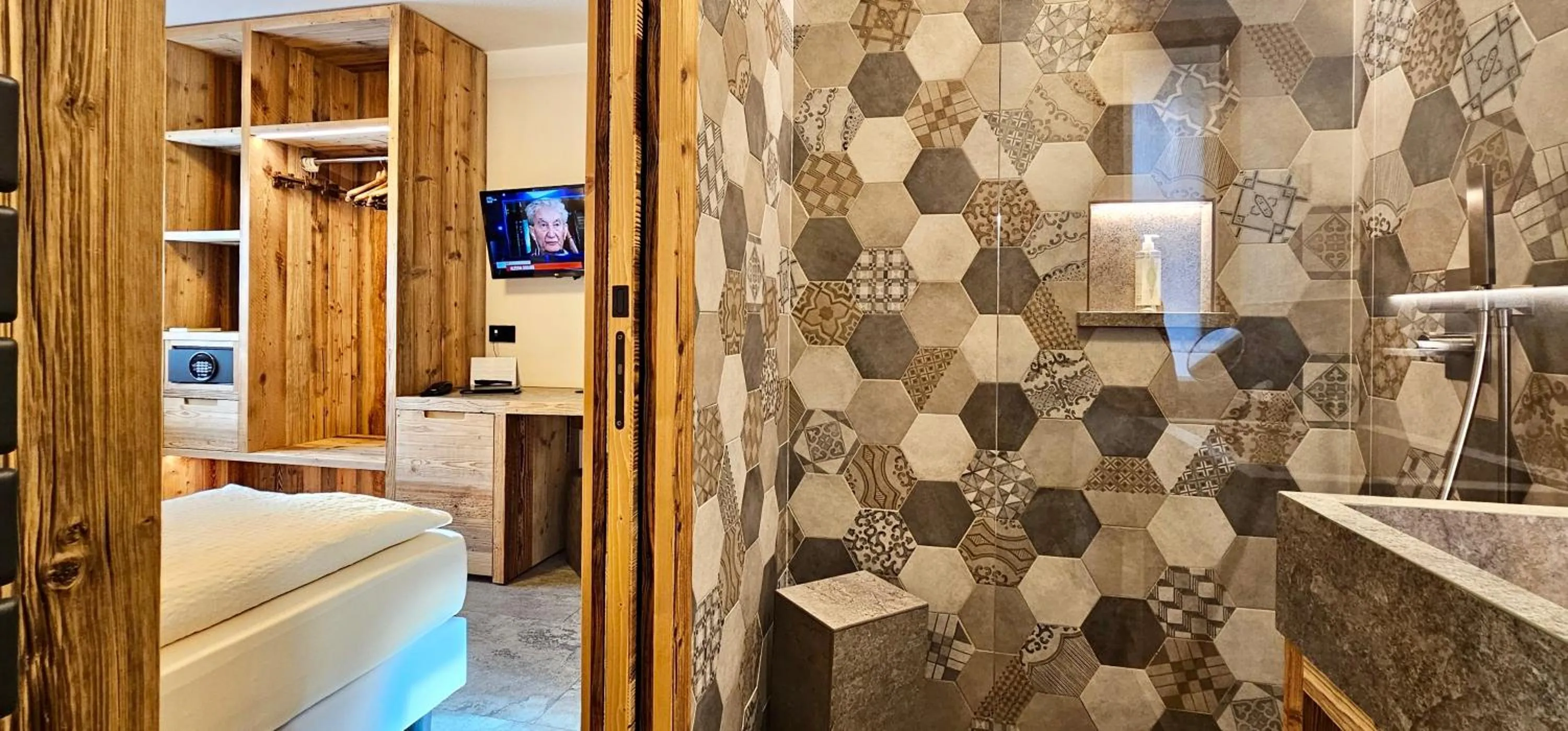 Shower in Albergo Alpenrose