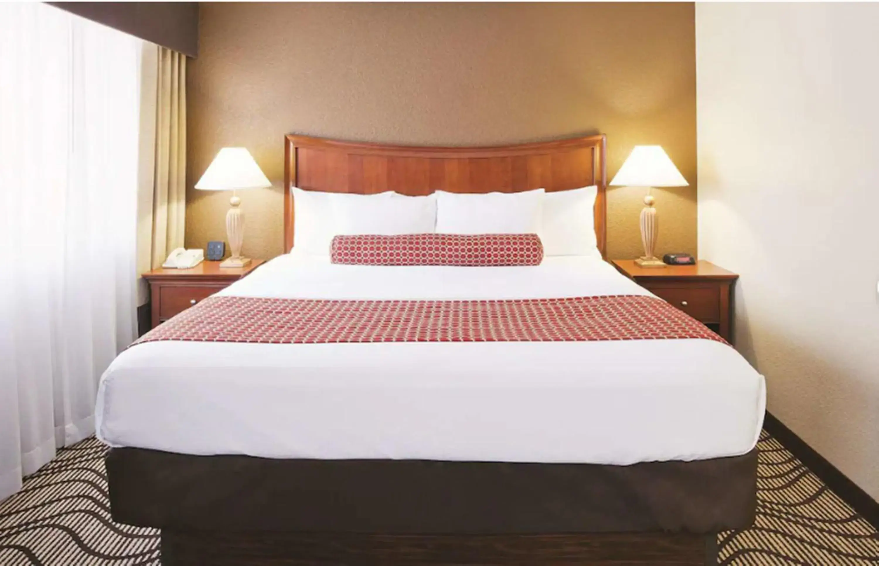 Bed in La Quinta by Wyndham Minneapolis-Minnetonka Bed in La Quinta by Wyndham Minneapolis-Minnetonka