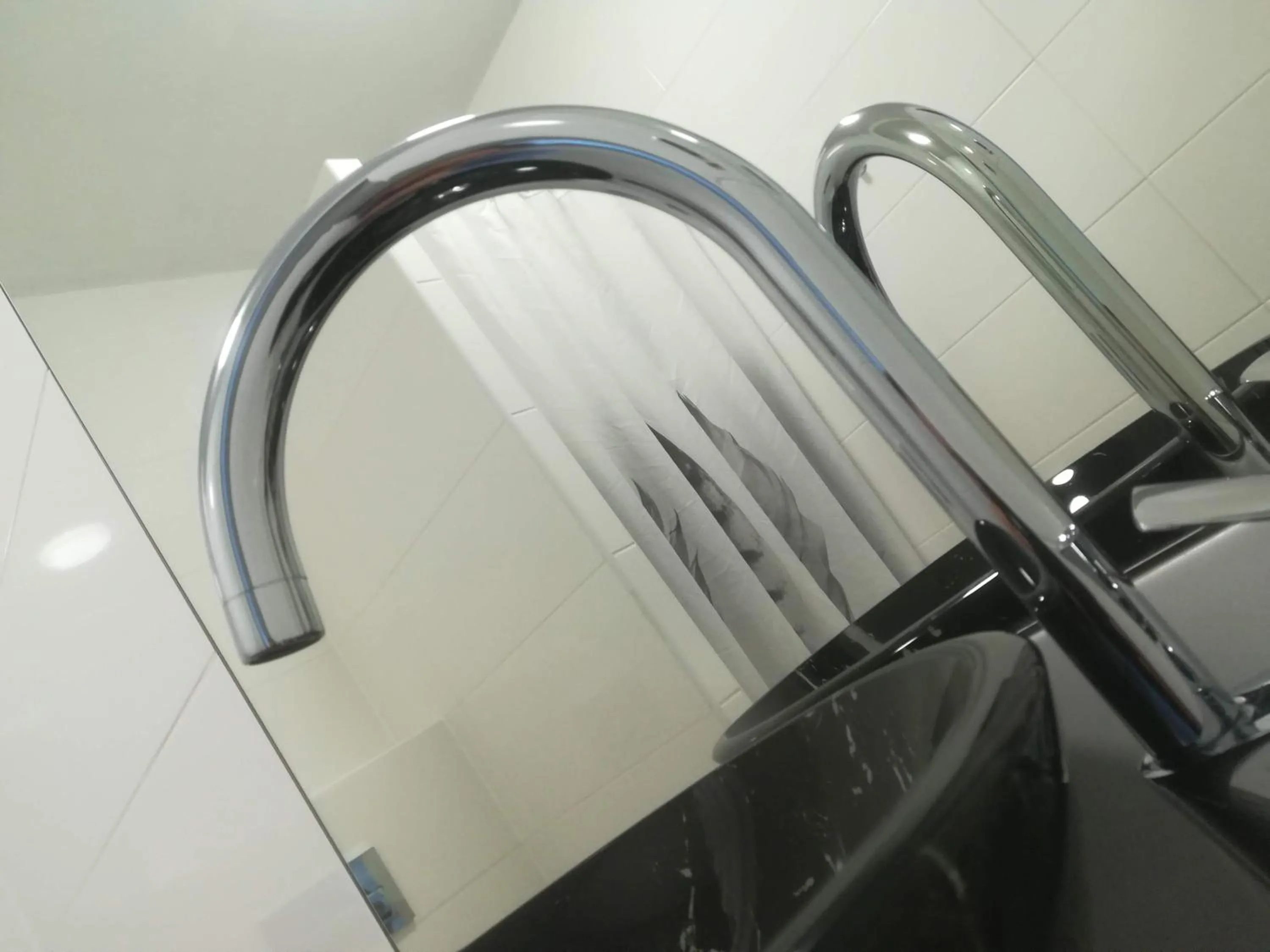 Shower in Willa Kardamon