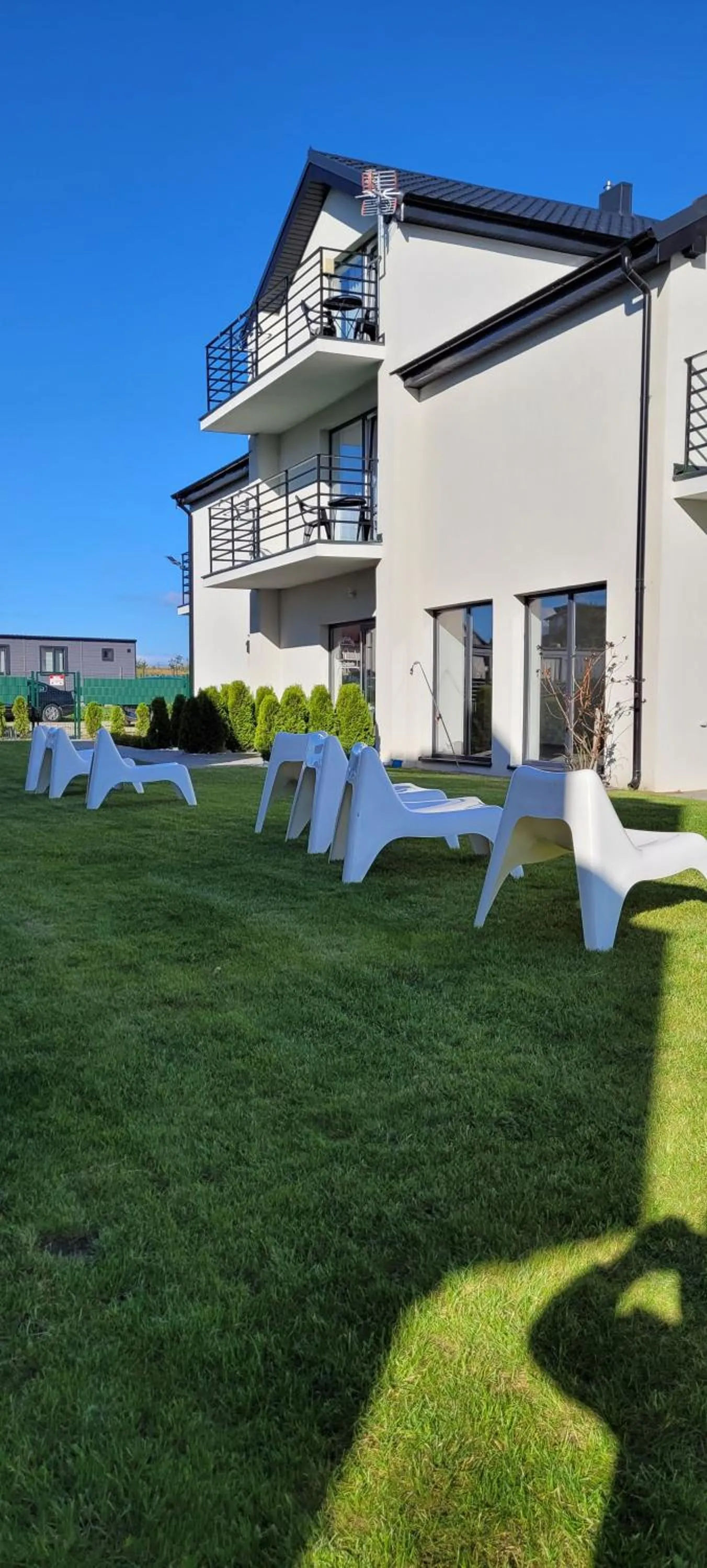 Property building in Willa Kardamon
