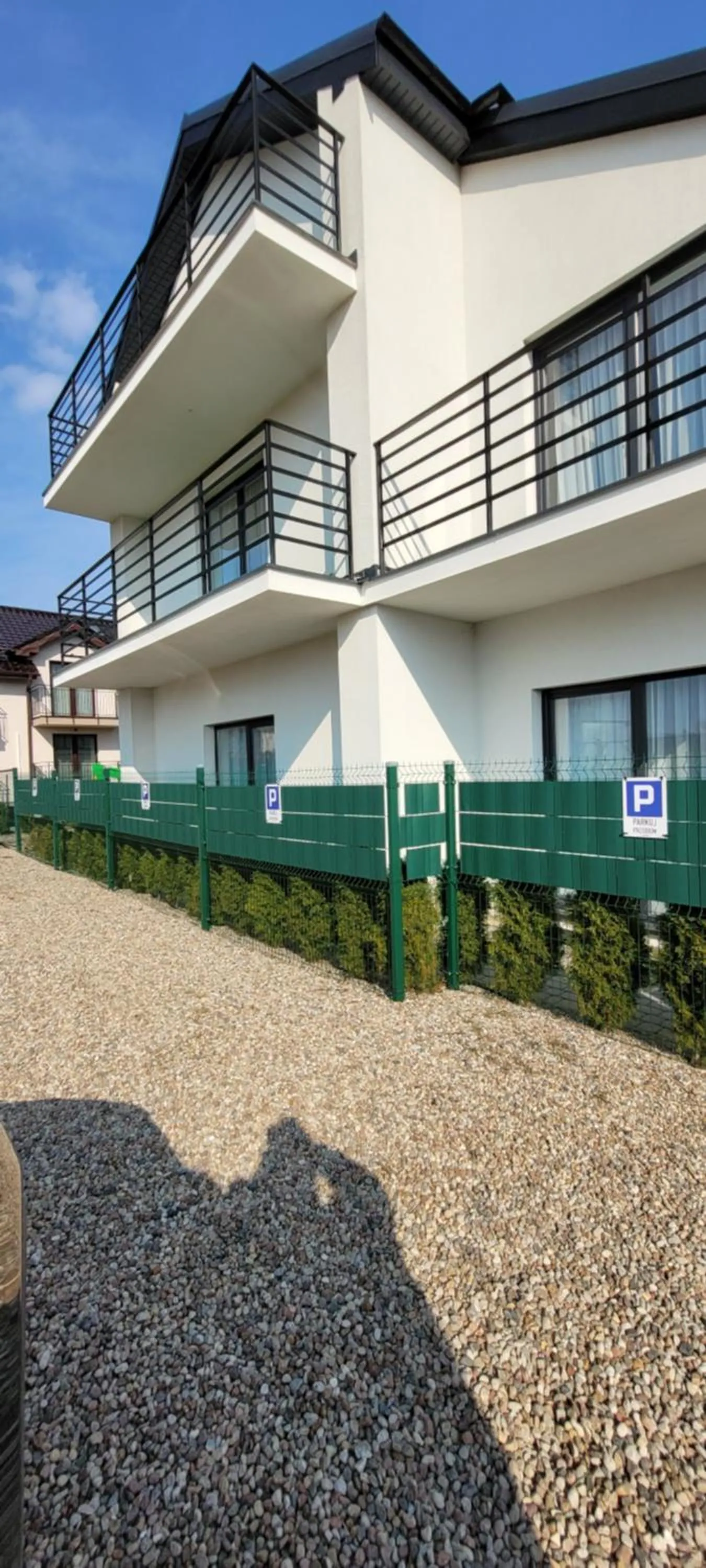 Property building in Willa Kardamon