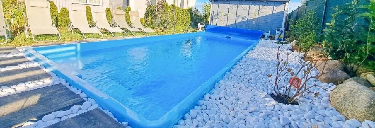 Pool view in Willa Kardamon
