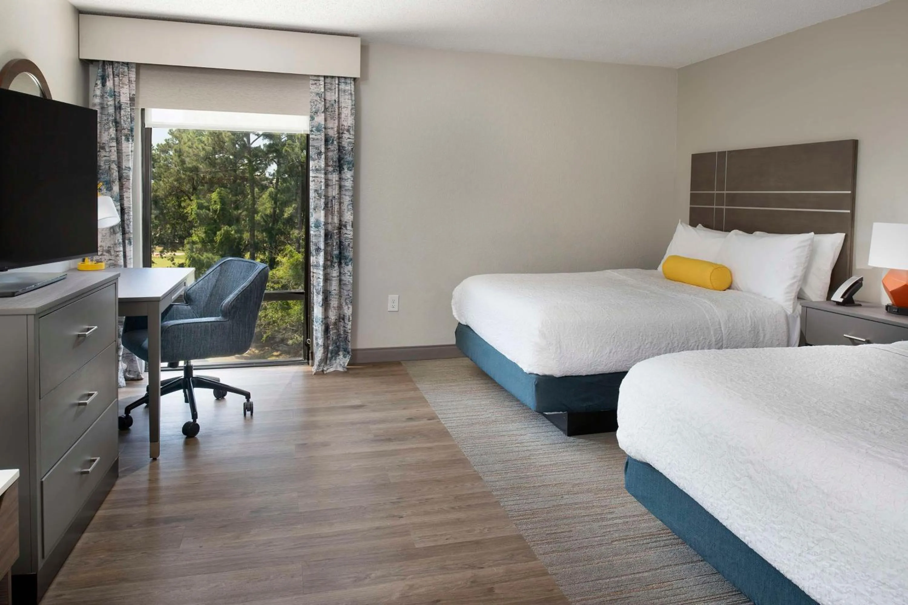 Bed in Hampton Inn Northwood