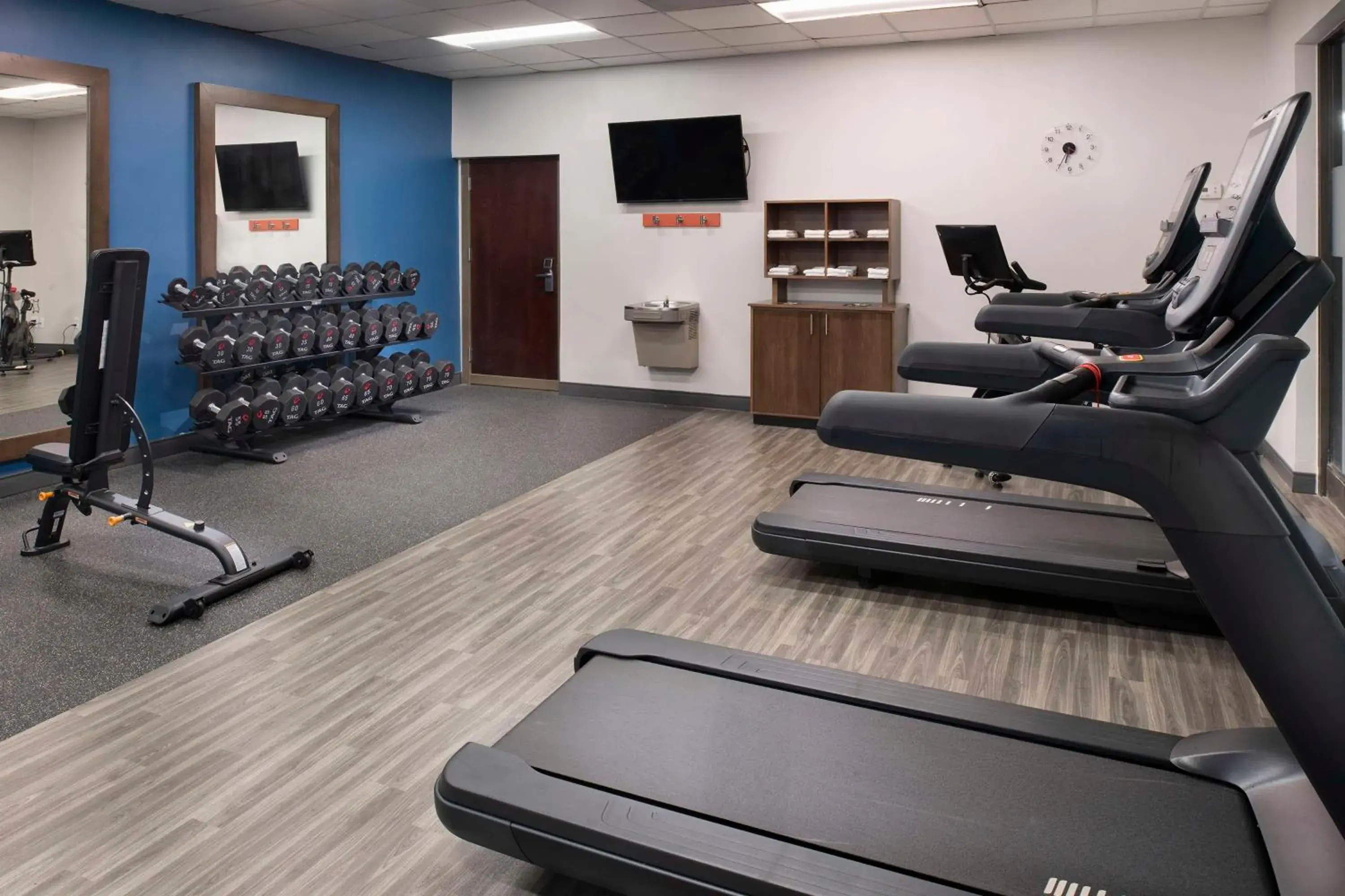Fitness centre/facilities in Hampton Inn Northwood Fitness centre/facilities in Hampton Inn Northwood