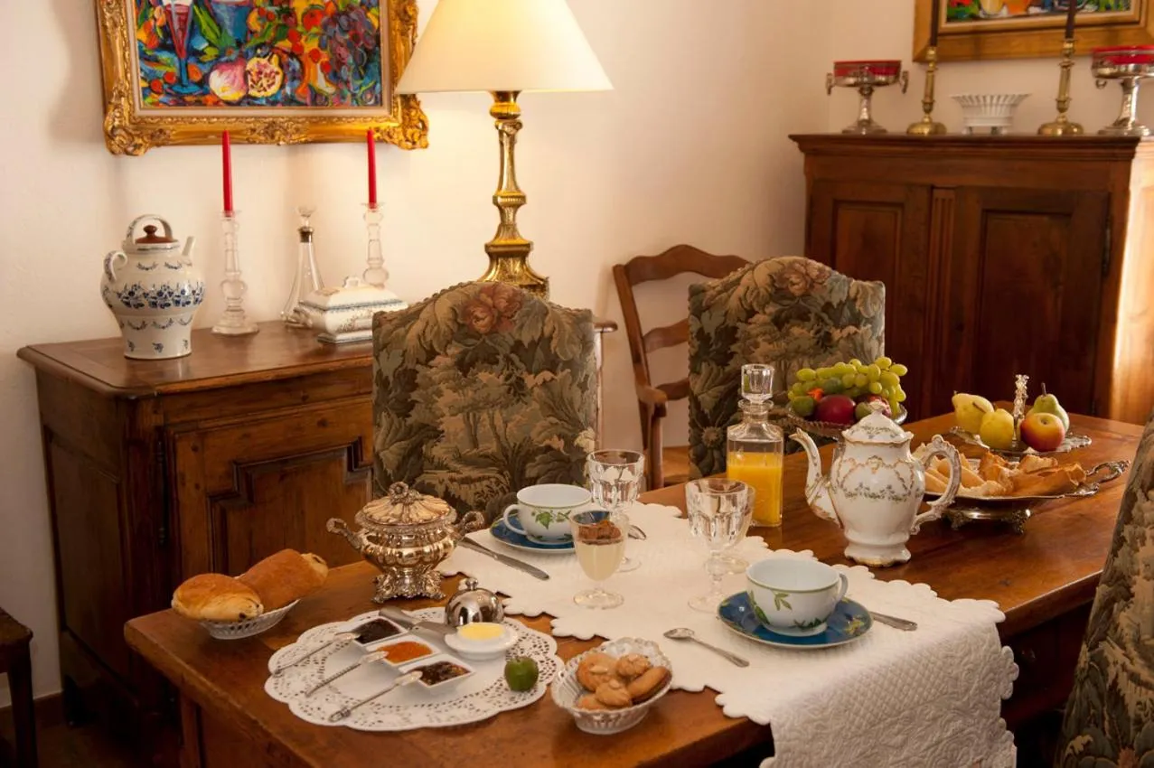 Food and drinks in La Maison du Peintre en Provence