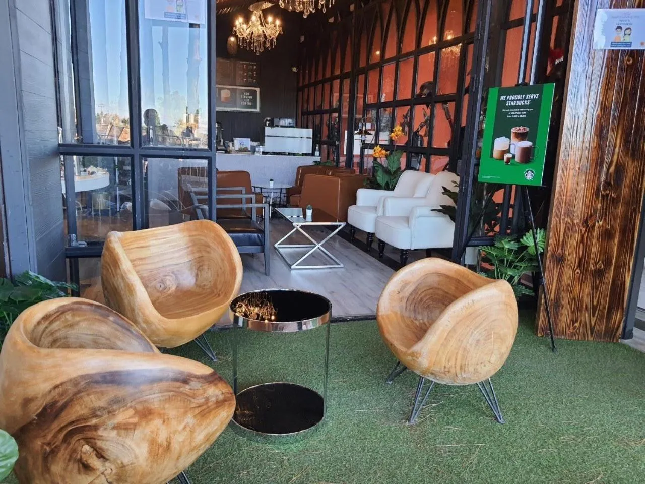 Restaurant/places to eat in Villa PaSon