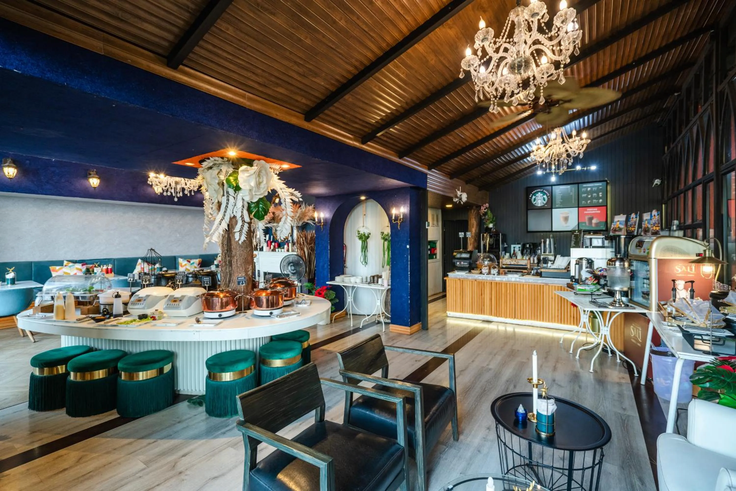 Restaurant/places to eat in Villa PaSon