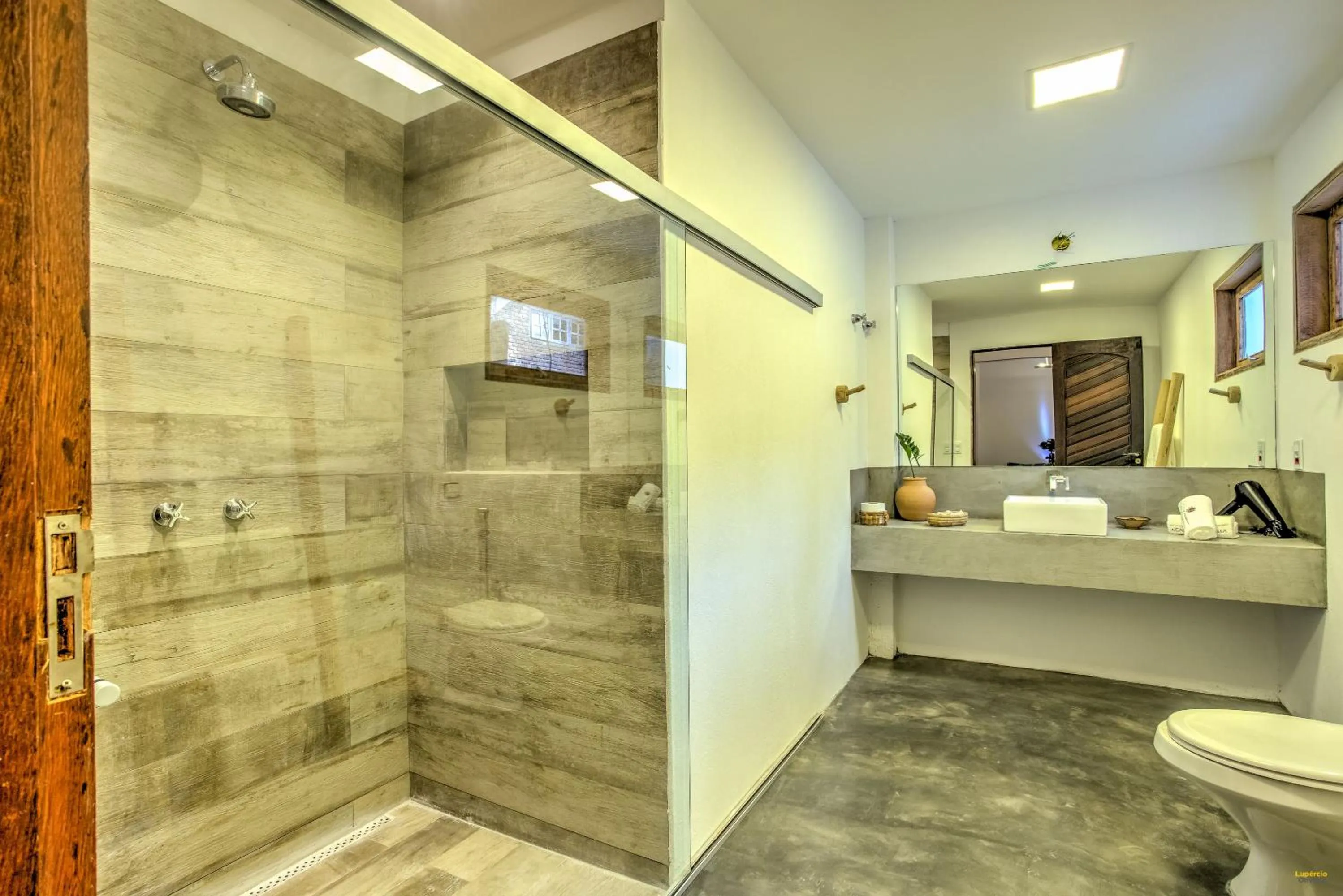 Shower in A Casa de Gabriella