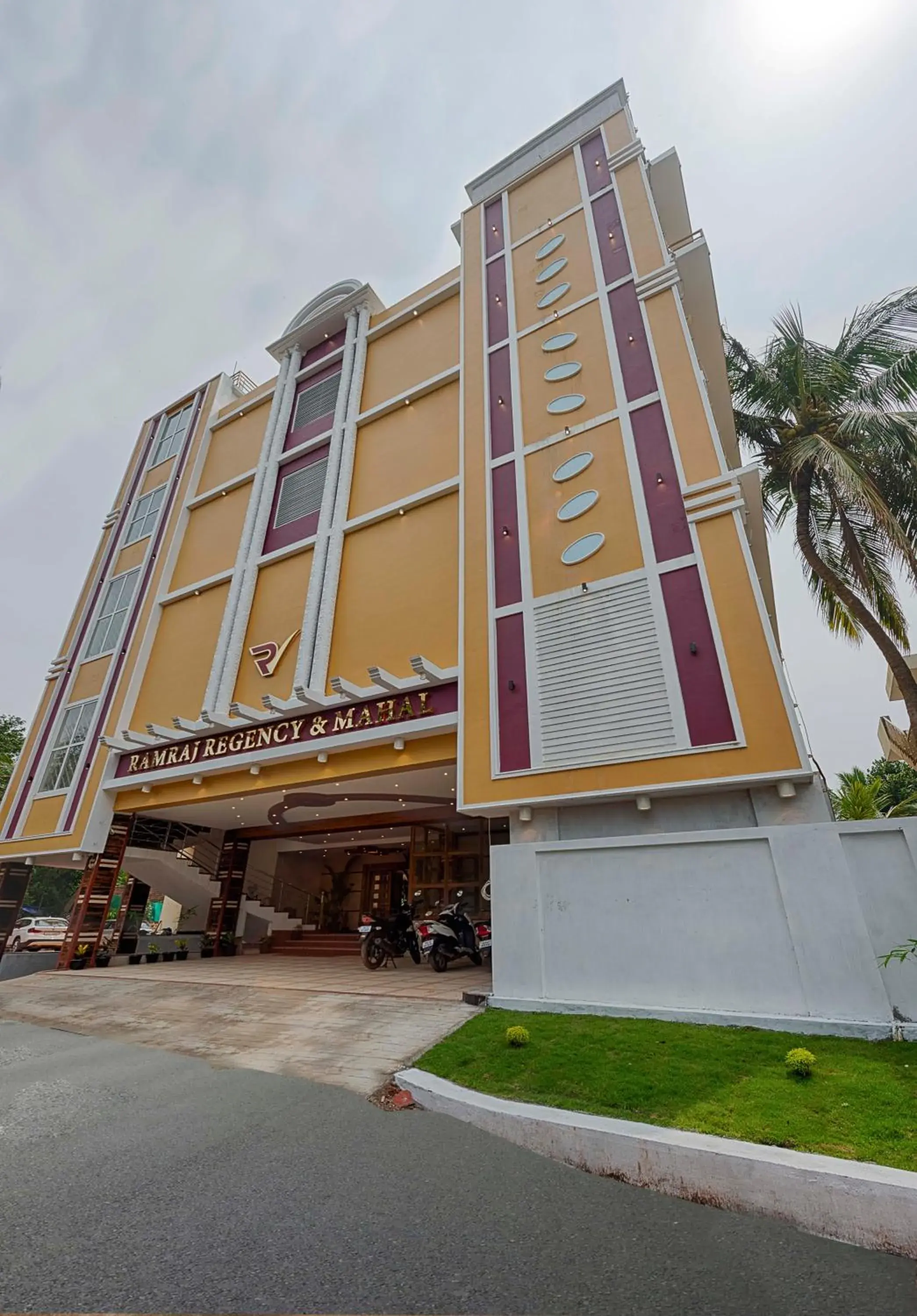 Property building in Hotel Ramraj Regency Property building in Hotel Ramraj Regency