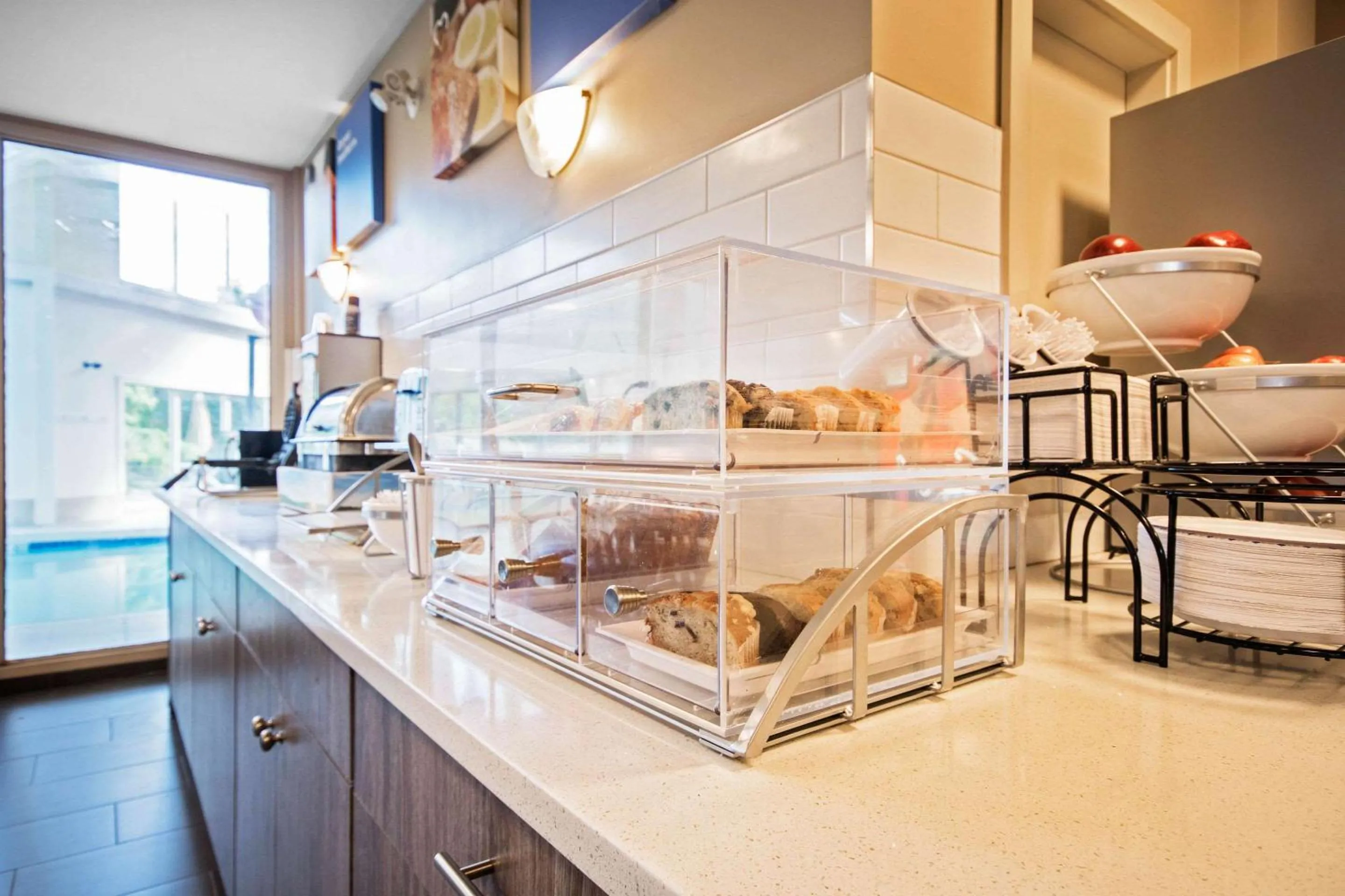 Breakfast in Comfort Inn & Suites