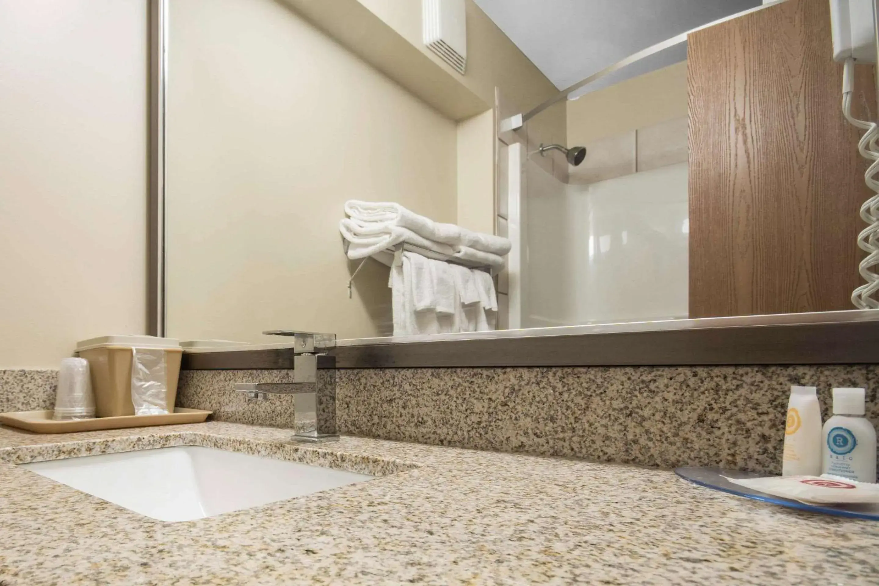 Bedroom in Comfort Inn & Suites Bedroom in Comfort Inn & Suites