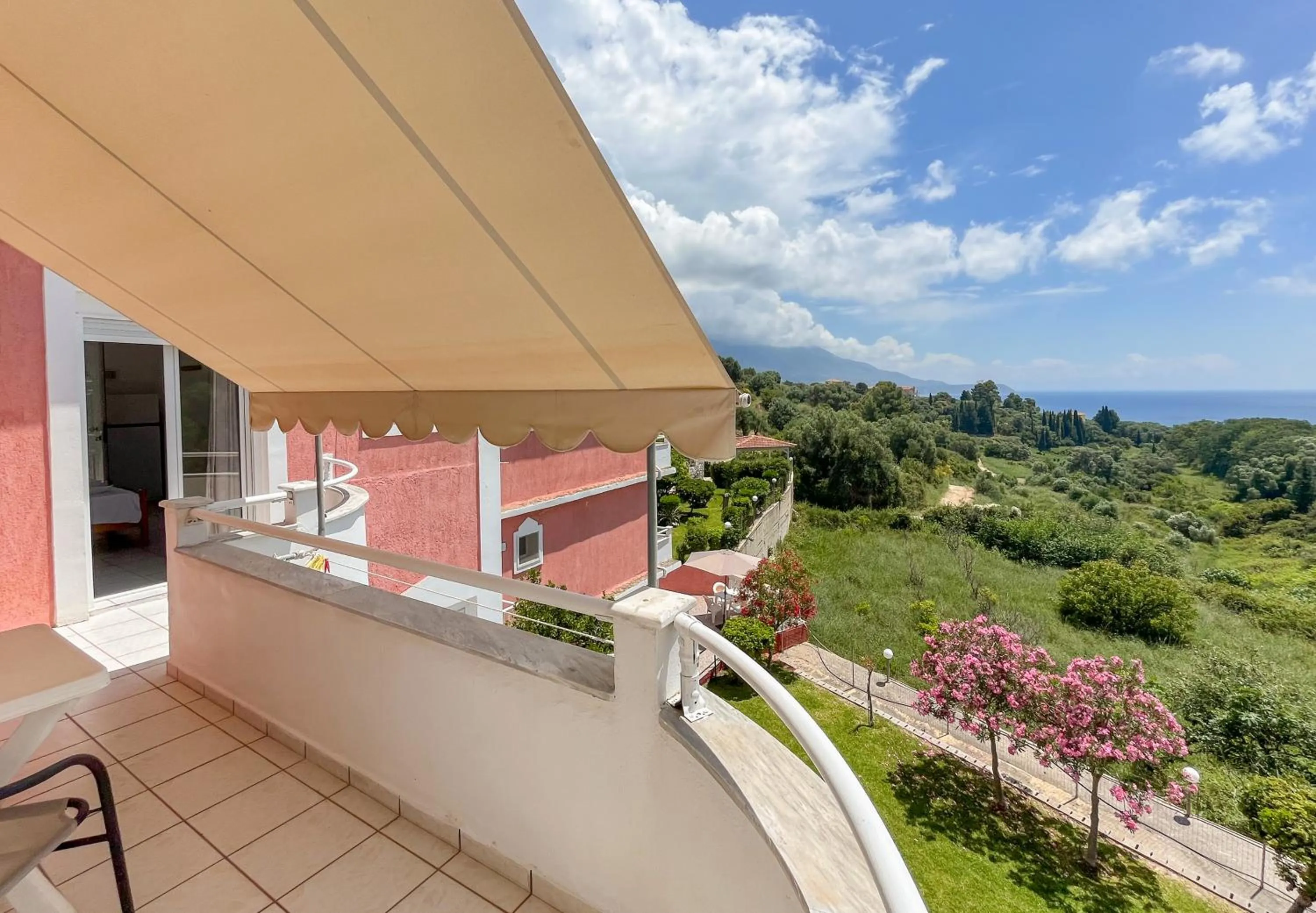 Amazona Apartments and Studios