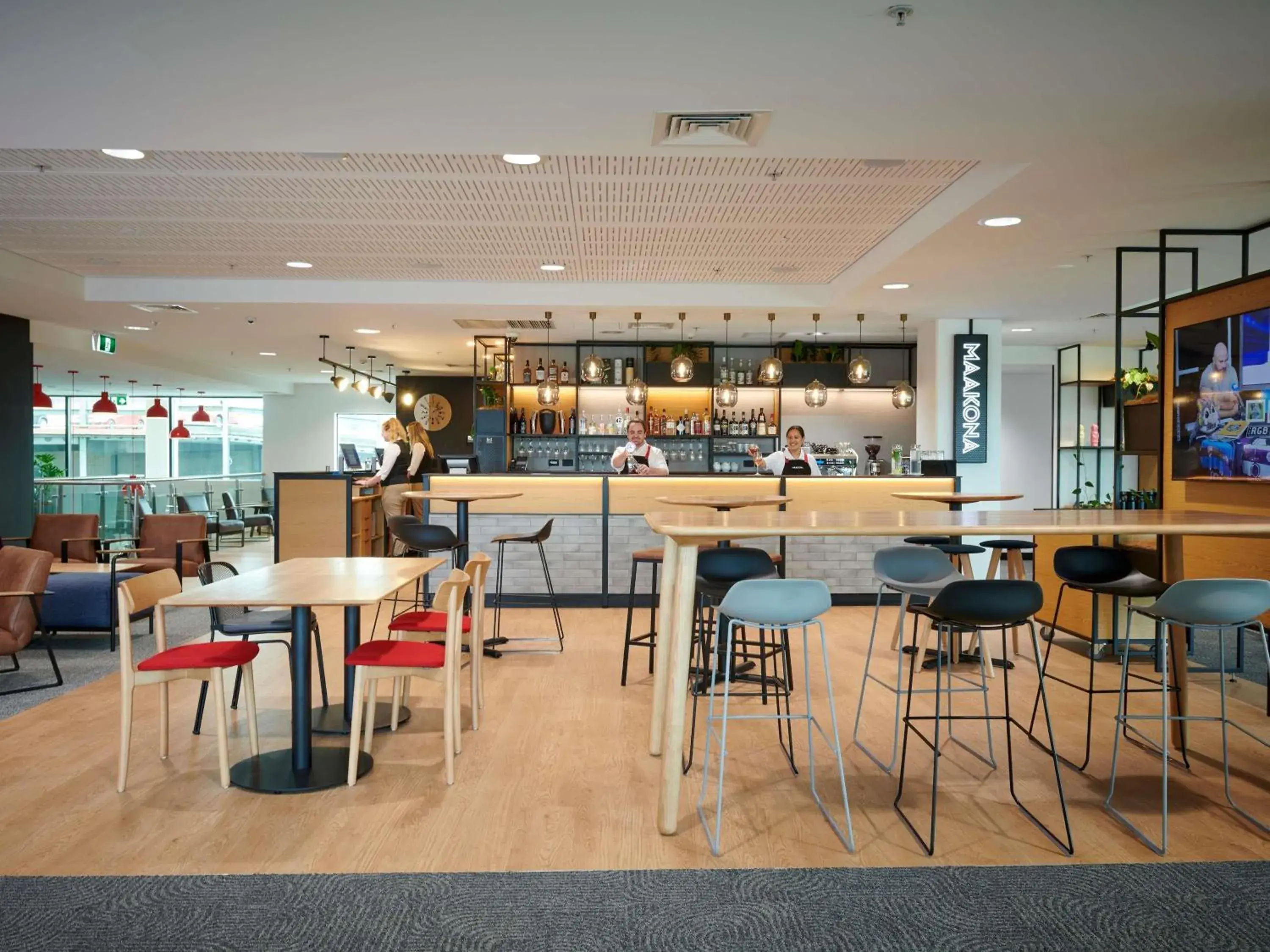 Lounge or bar in ibis Hamilton Tainui Lounge or bar in ibis Hamilton Tainui