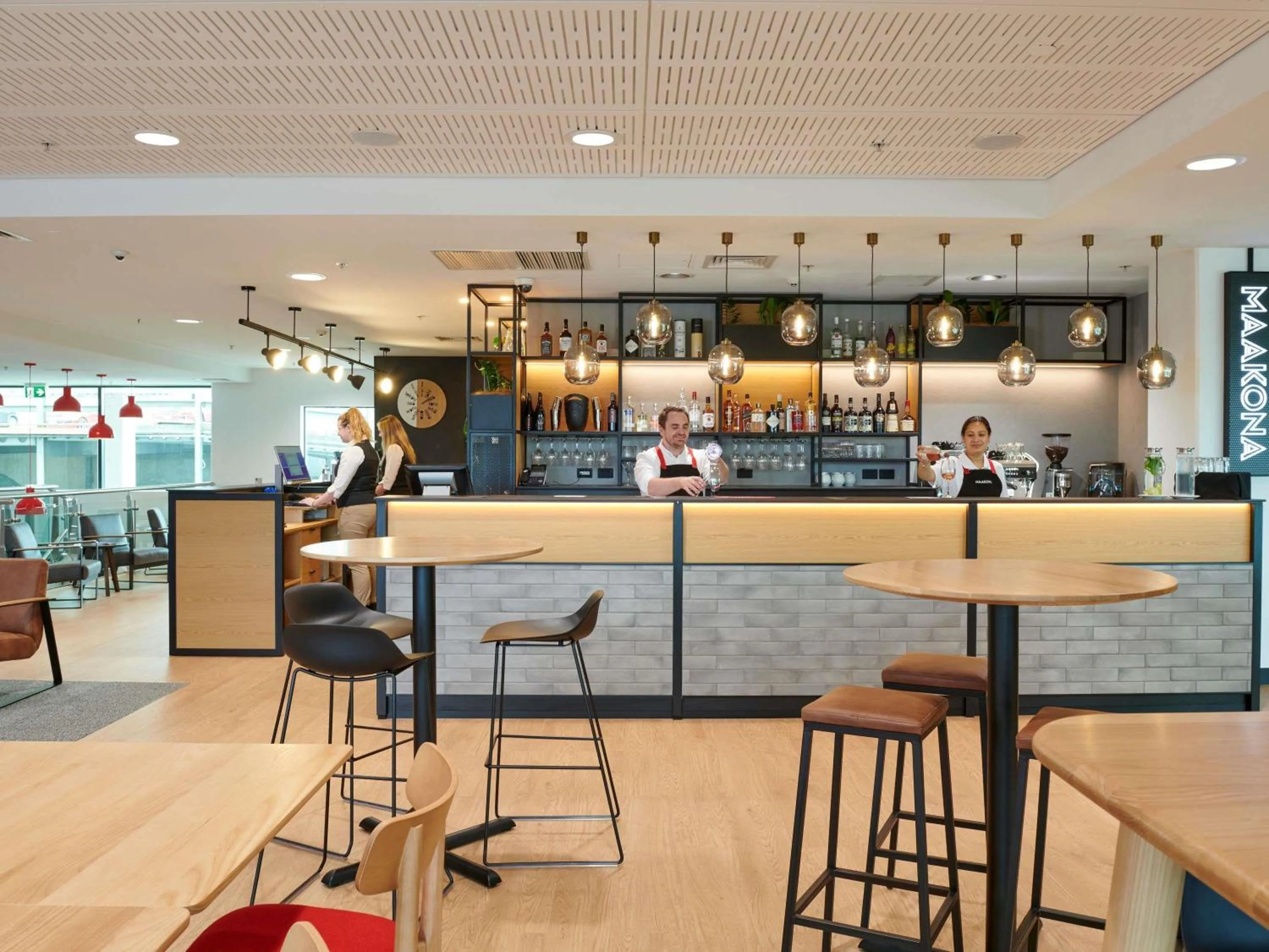 Lounge or bar in ibis Hamilton Tainui