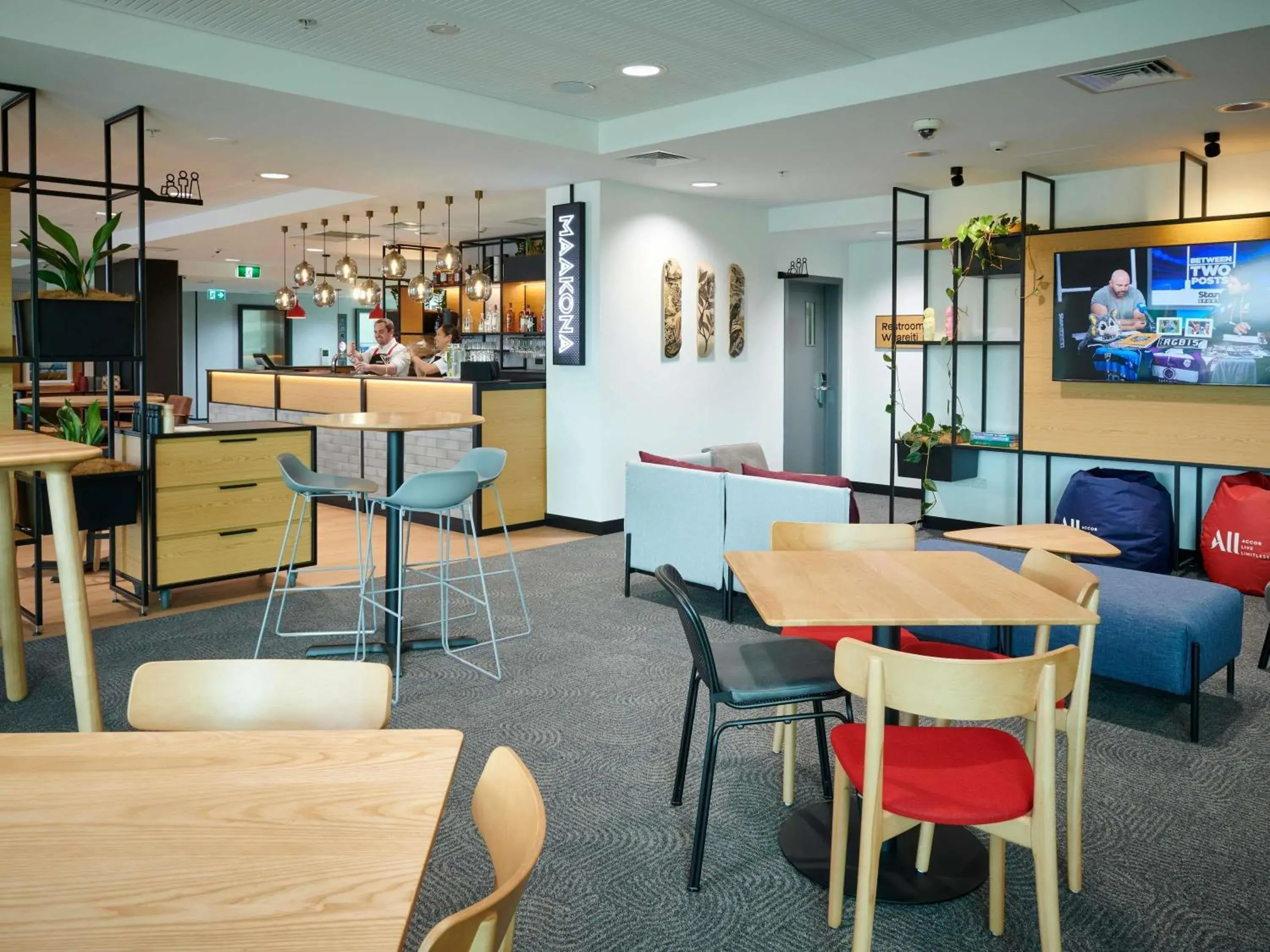 Lounge or bar in ibis Hamilton Tainui Lounge or bar in ibis Hamilton Tainui