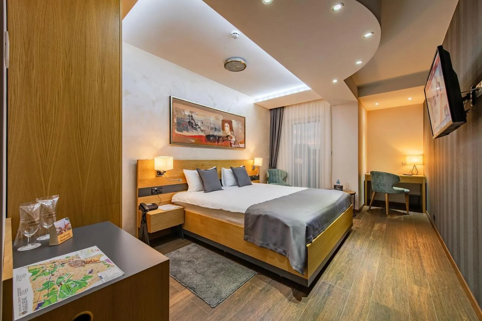 Bed in Rubicon Garni Hotel