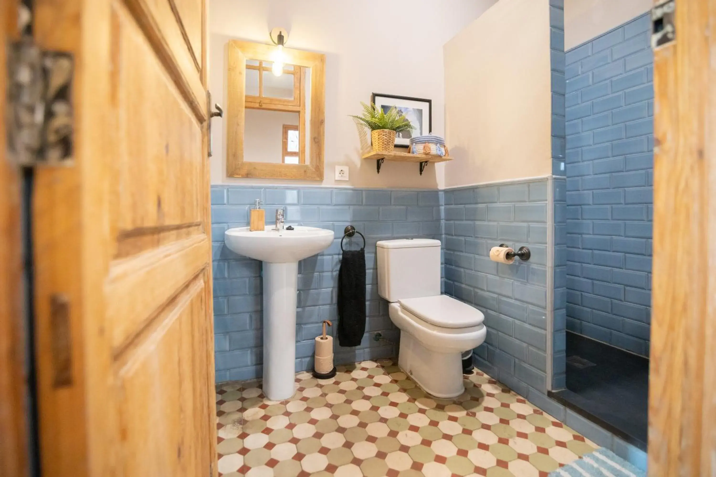 Shower in Bird House Shower in Bird House