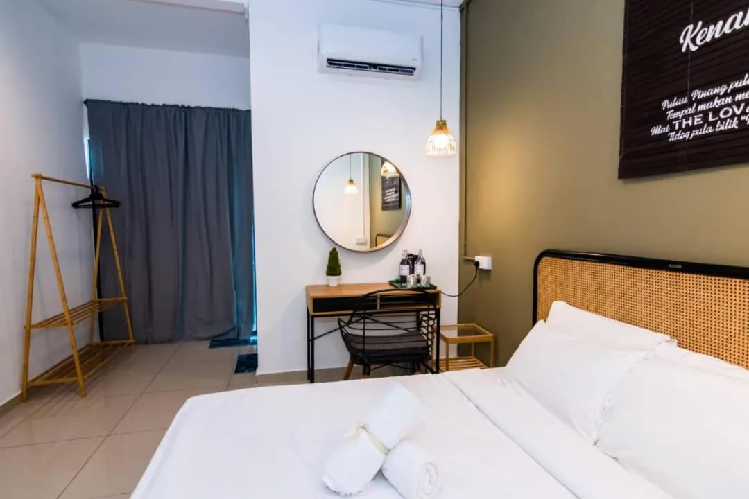 Bed in The Best Hotel in Bayan Lepas - THE LOV PENANG