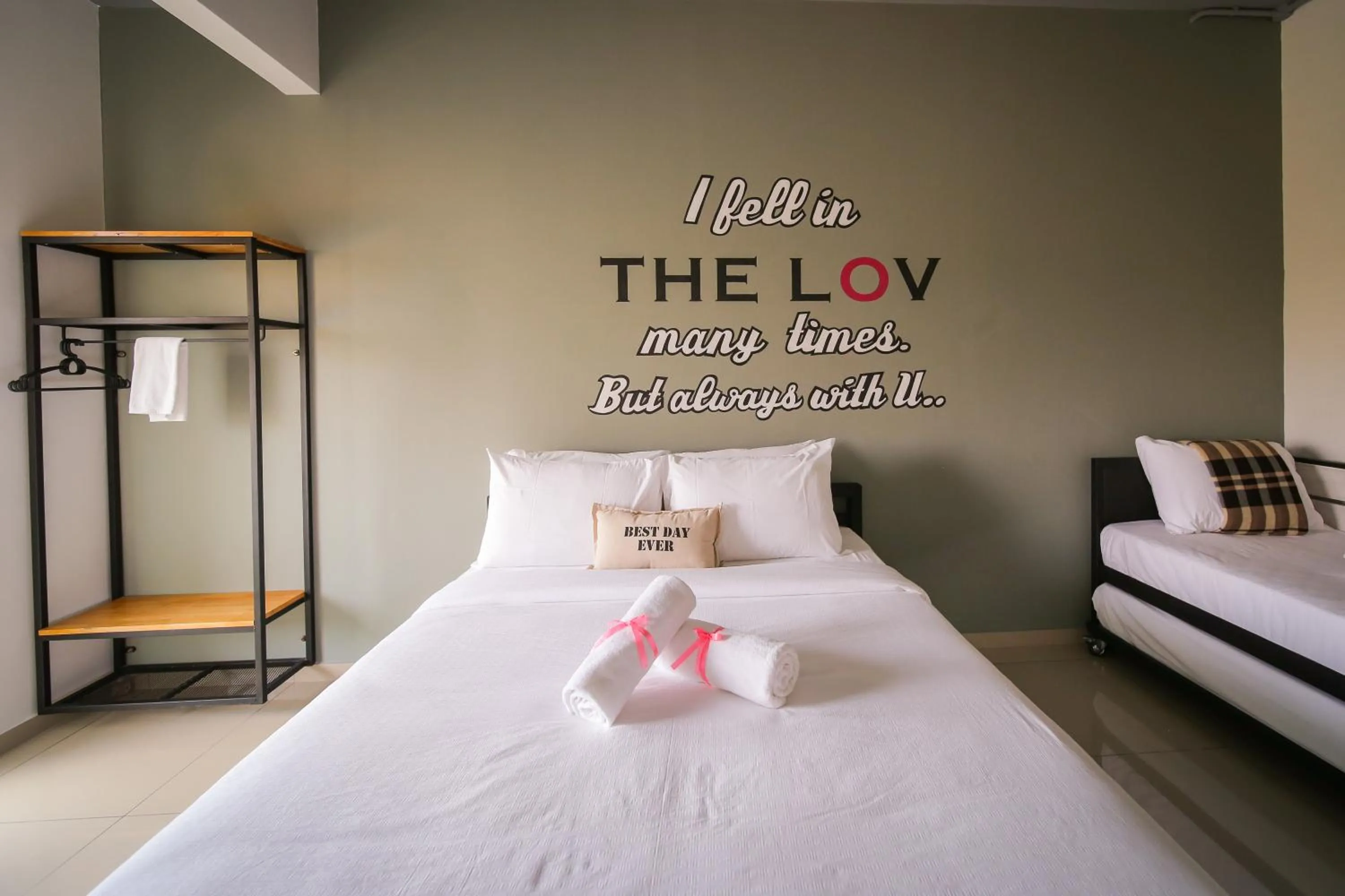 Bed in The Best Hotel in Bayan Lepas - THE LOV PENANG
