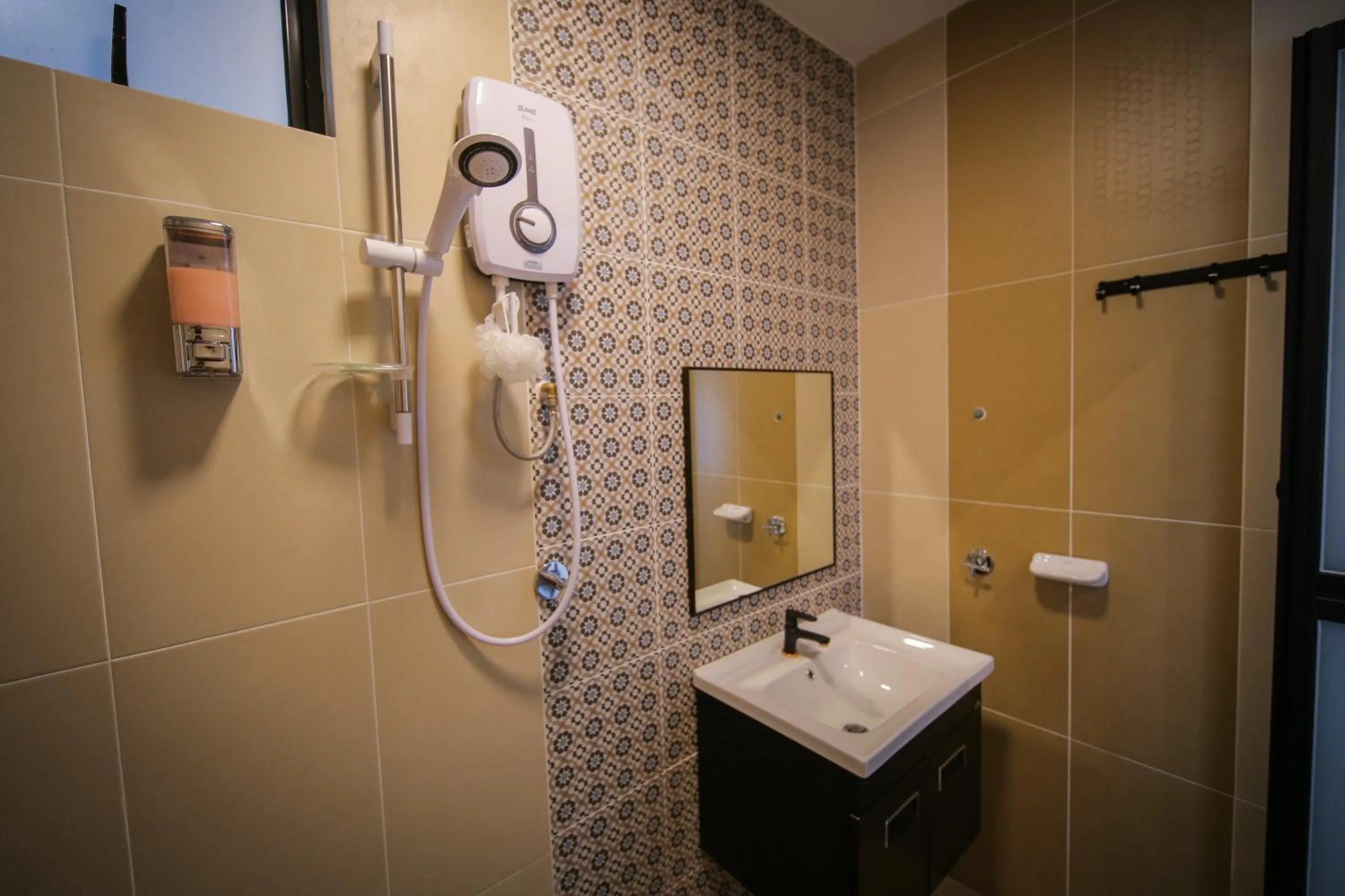 Shower in The Best Hotel in Bayan Lepas - THE LOV PENANG