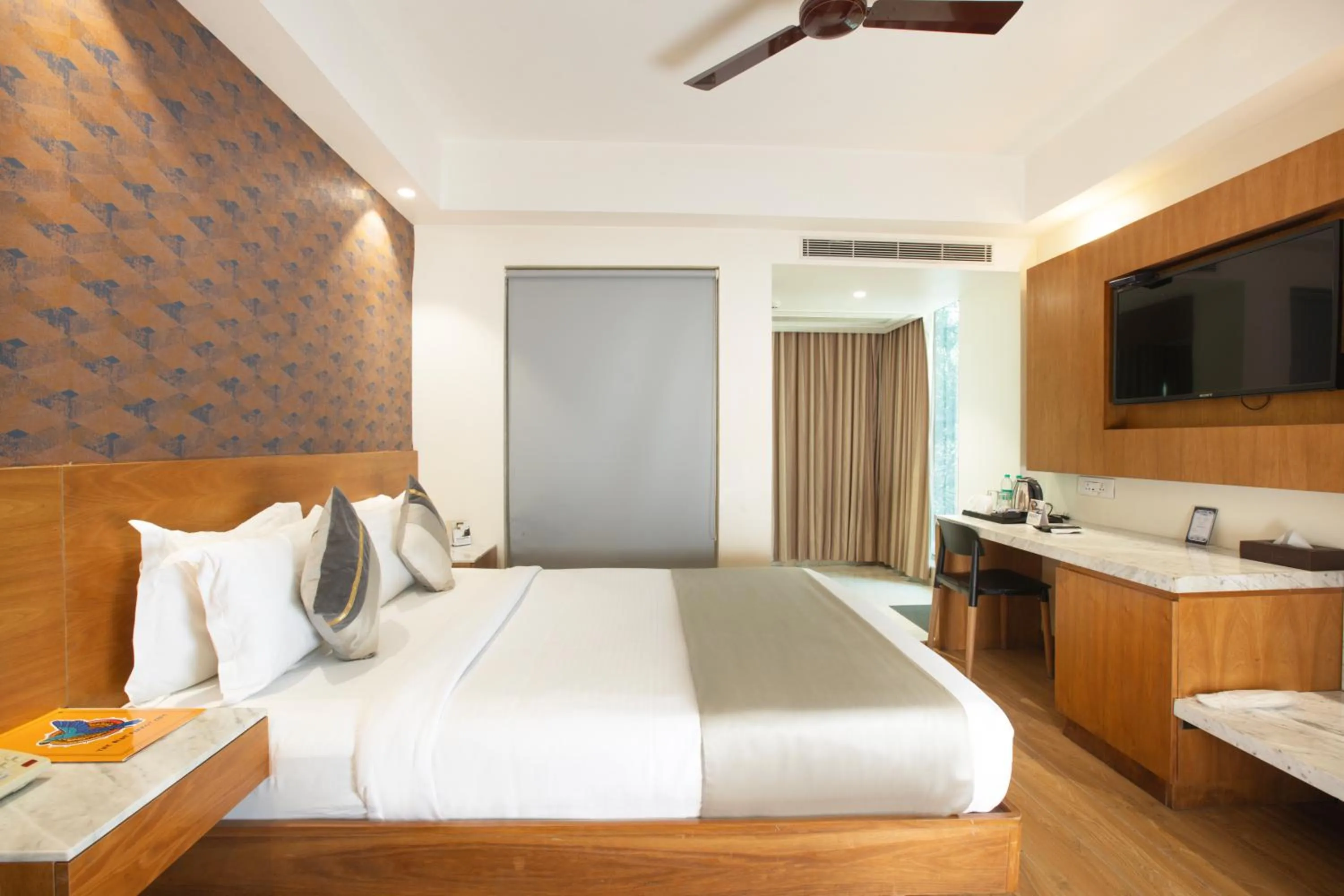 Bed in The Orion Plaza - Nehru Place