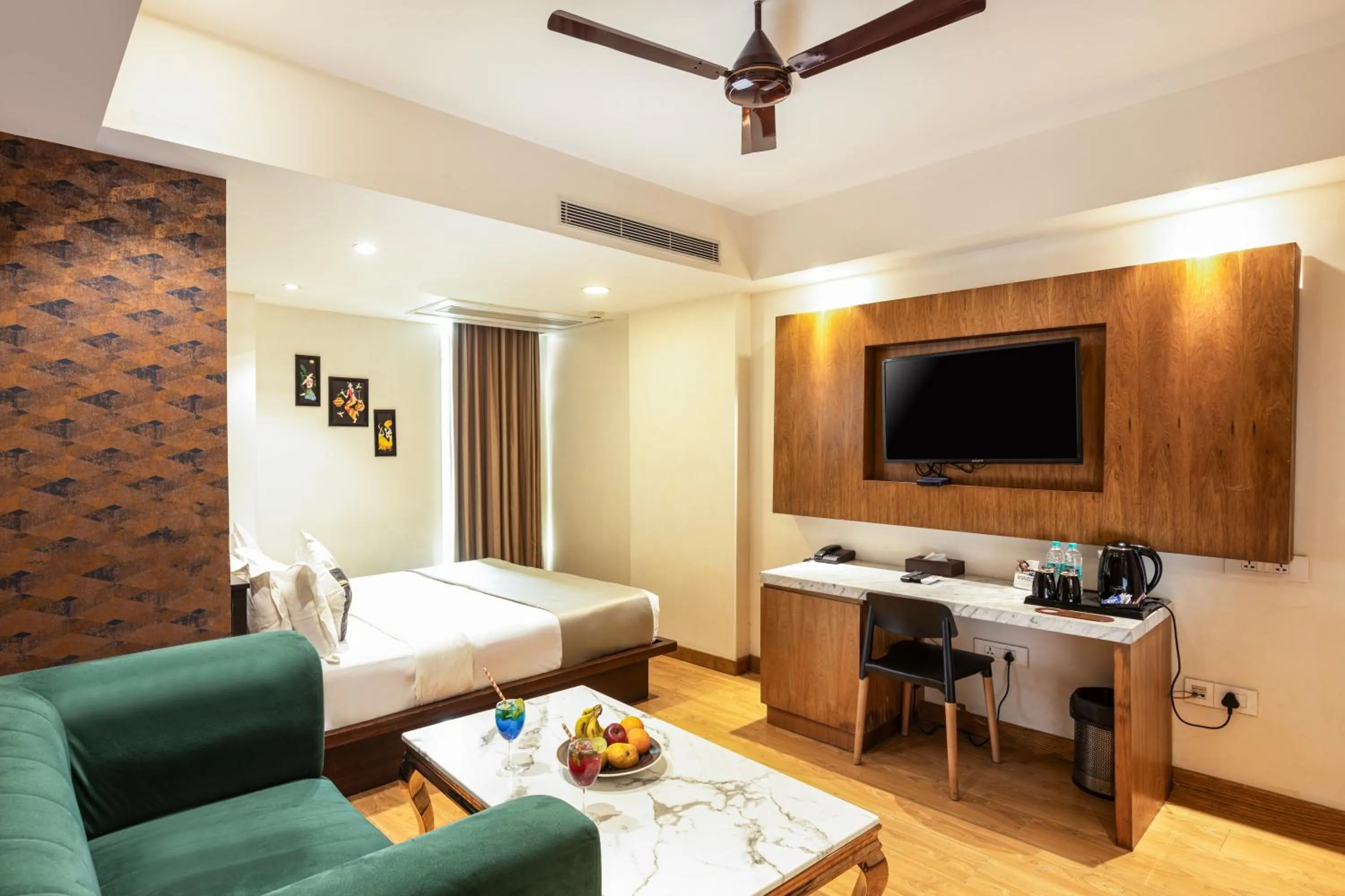 Bed in The Orion Plaza - Nehru Place