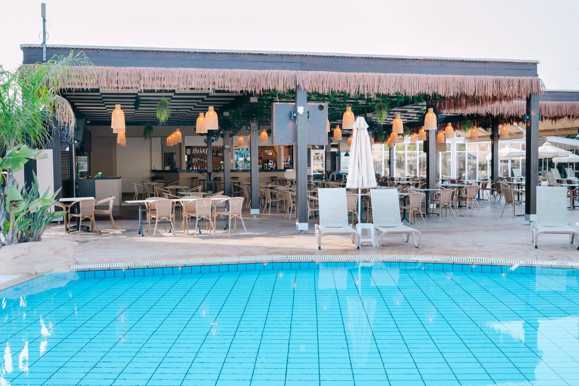 Restaurant/places to eat in Makronisos Village