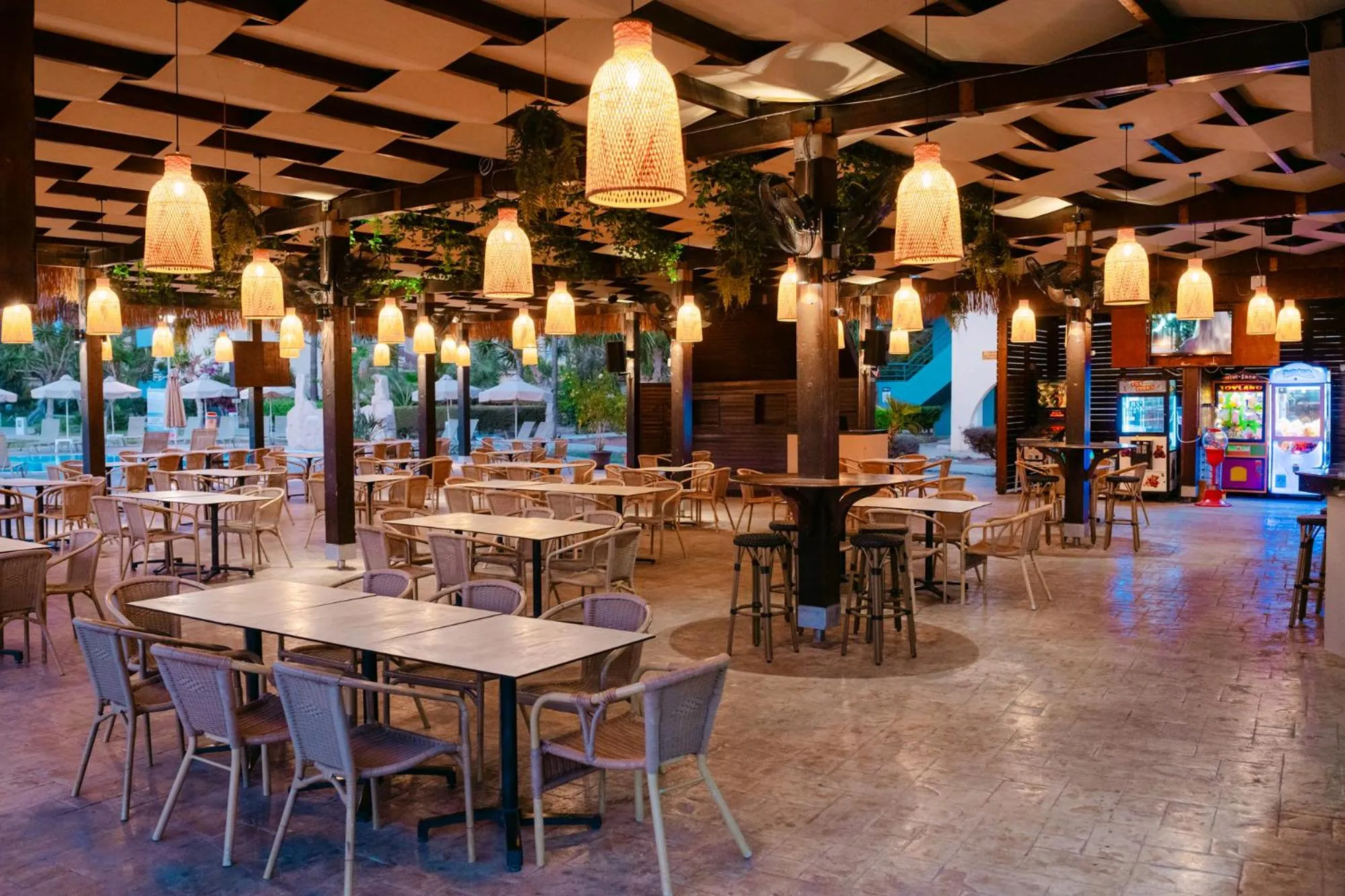 Restaurant/places to eat in Makronisos Village