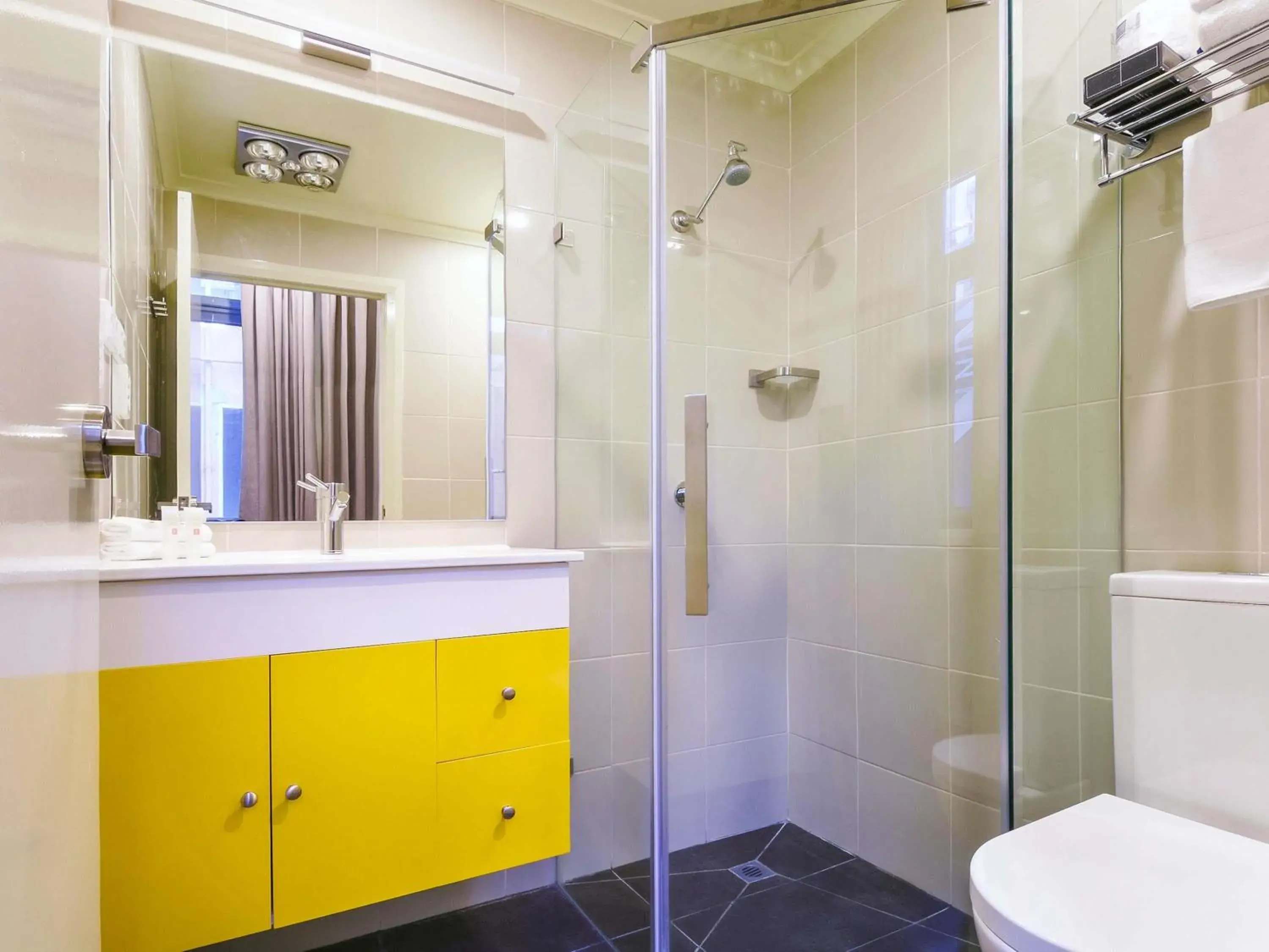 Property building in ibis Styles Kingsgate Hotel Property building in ibis Styles Kingsgate Hotel